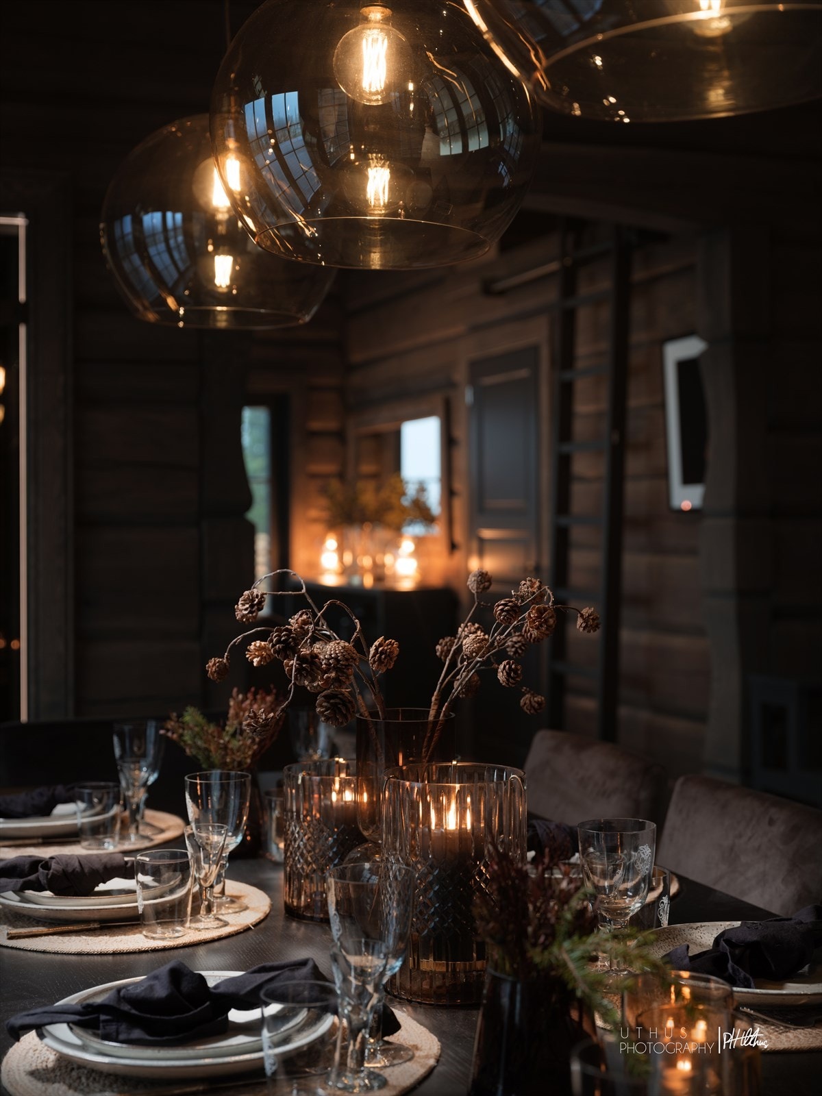Med plass til 10 gjester rundt spisebordet er det duket for hyggelig lag med familie og venner. Galleribilde