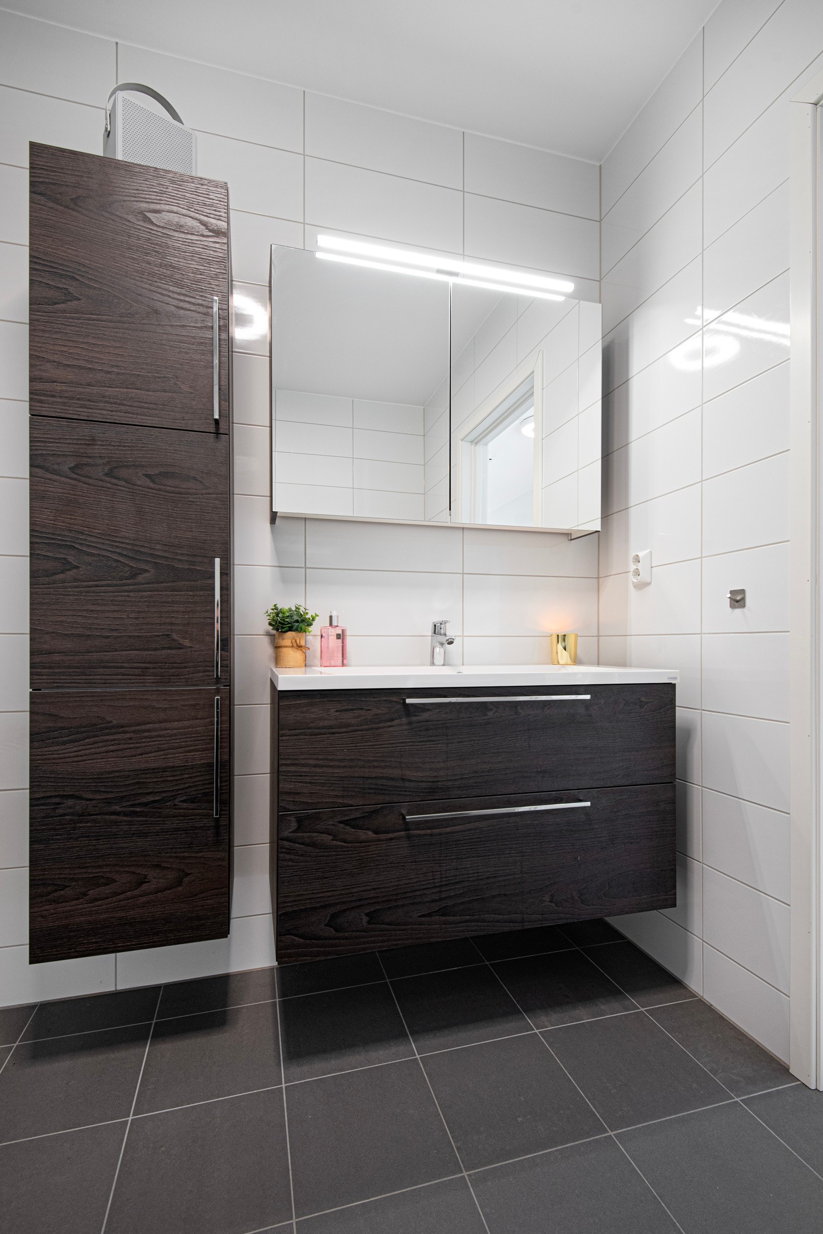 Her er det god plass og god belysning. Delikate fargetoner. Galleribilde