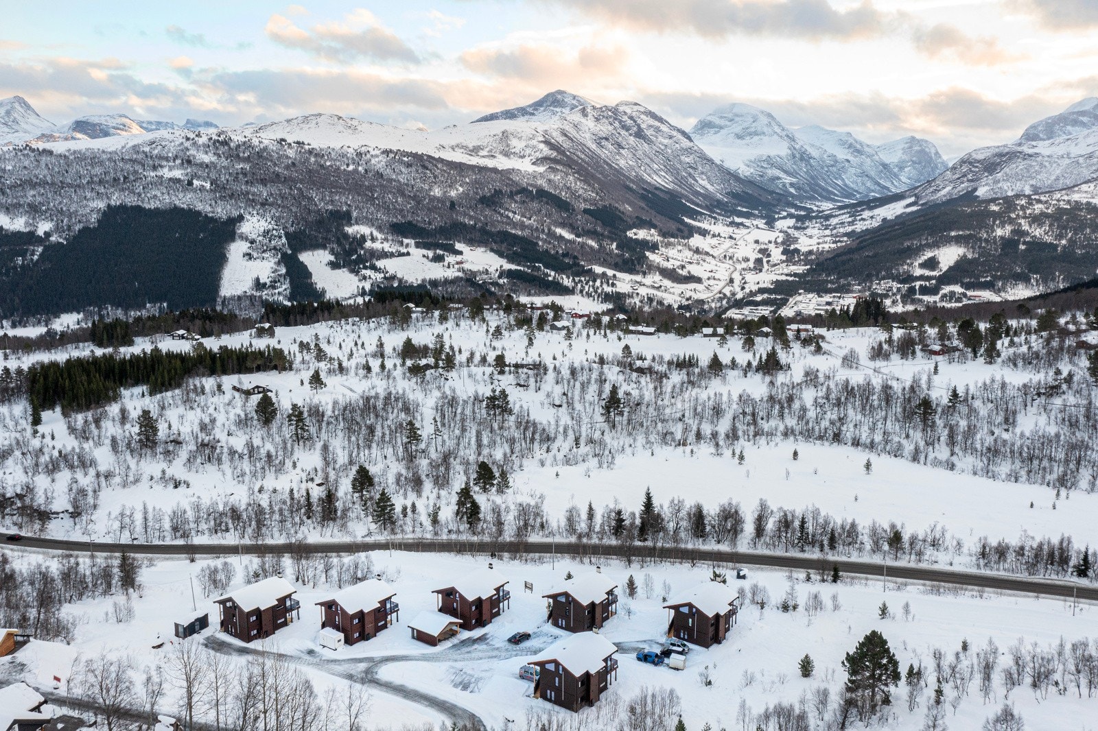 Det er ca. 500 meter til Strandafjellet Skisenter. Galleribilde