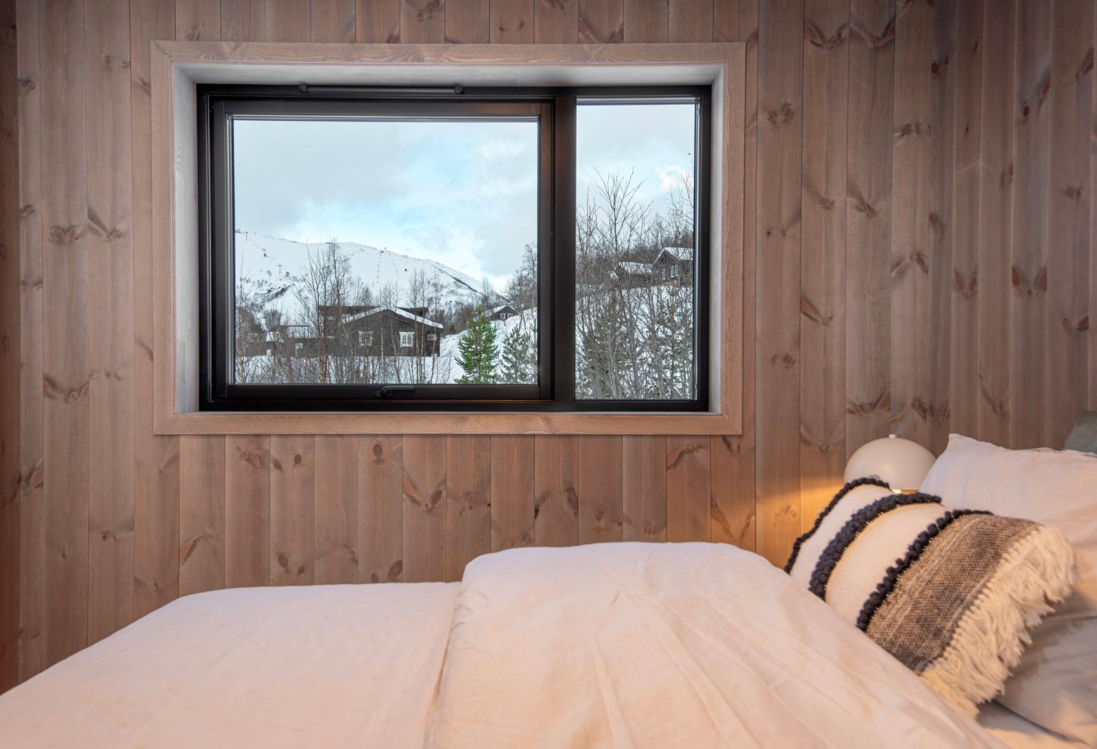 Det er gjennomførte og fine materialvalg i hele leiligheten. Galleribilde