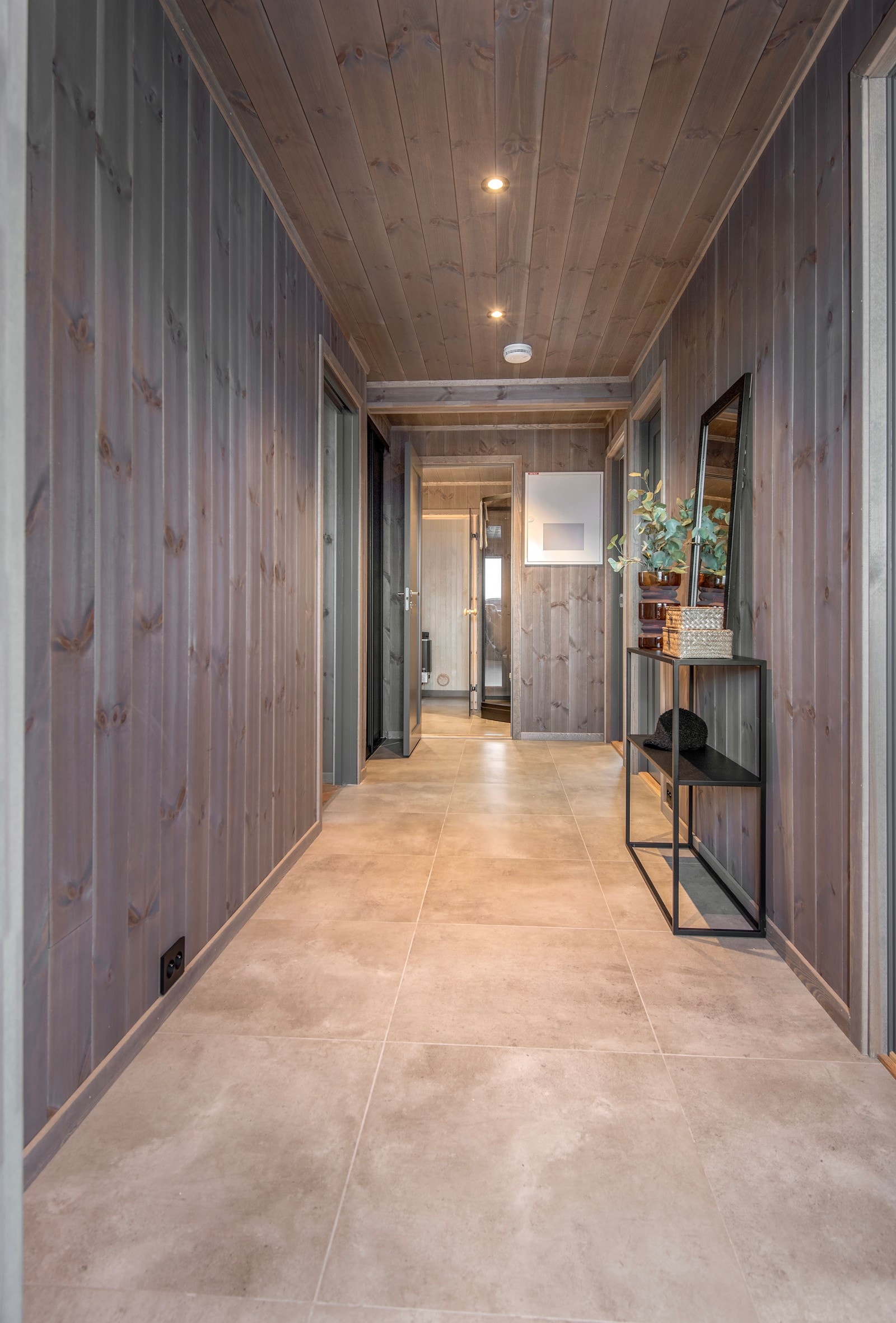 Entréen er romslig og har god plass til familien når en skal ut på tur. Galleribilde