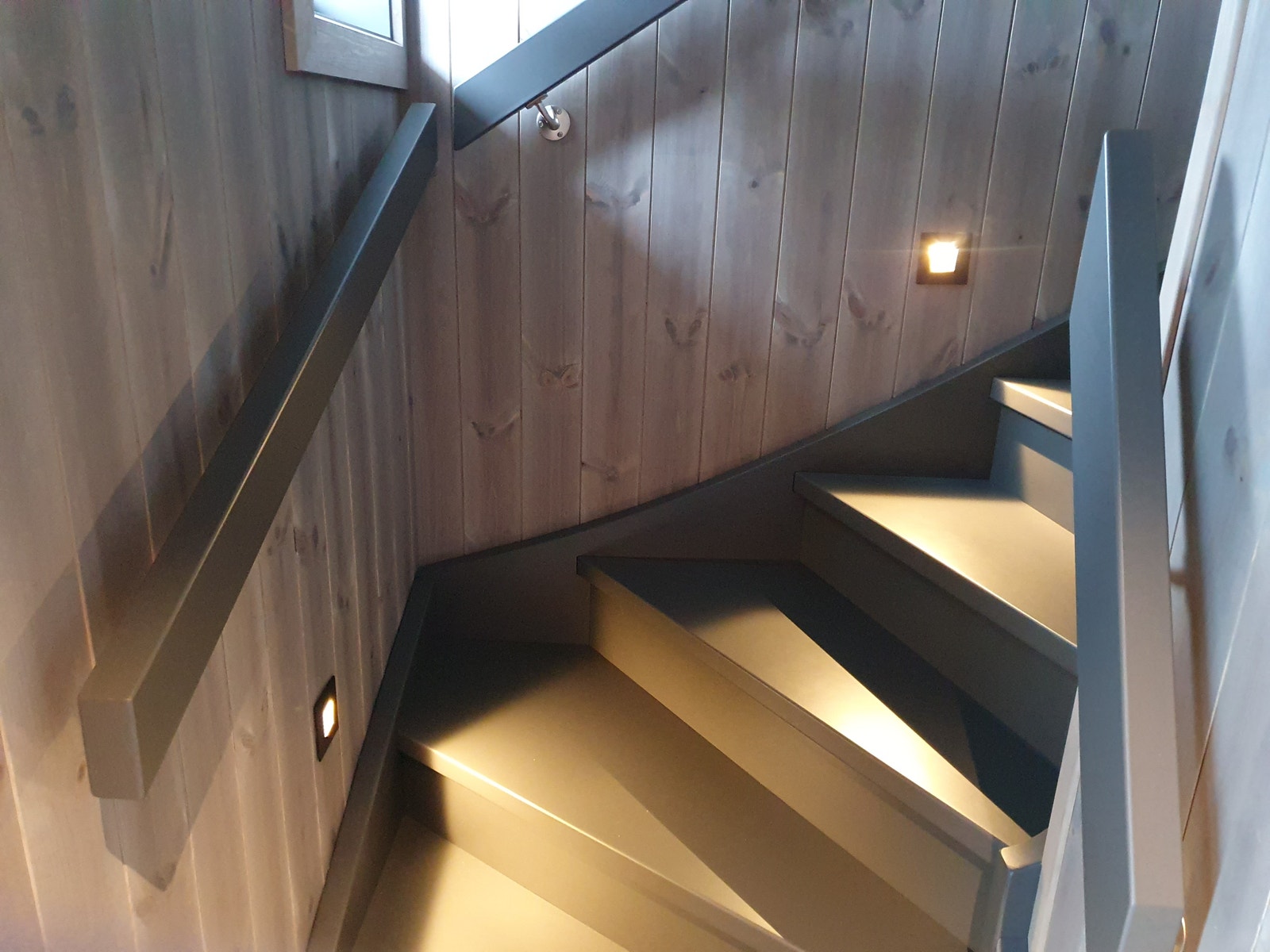 Tøft lys i trappa, Savalen Galleribilde