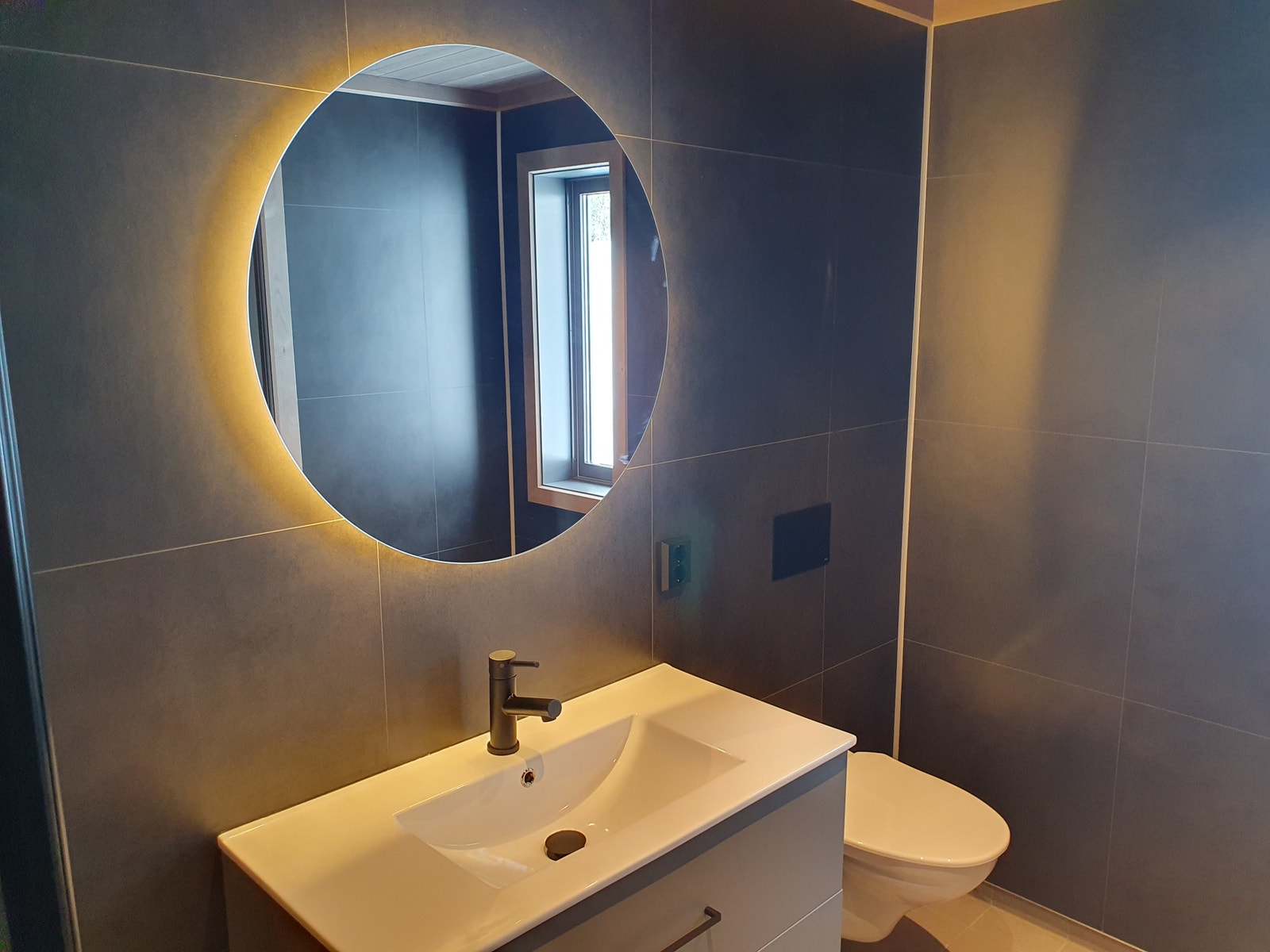 Mørkt, men stilig bad, Savalen. Galleribilde