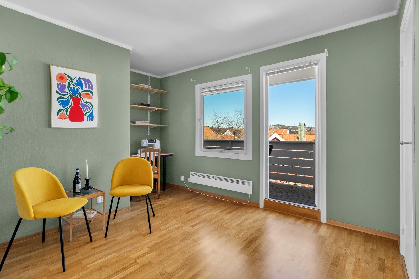 Fra stuen er det utgang til balkong Galleribilde