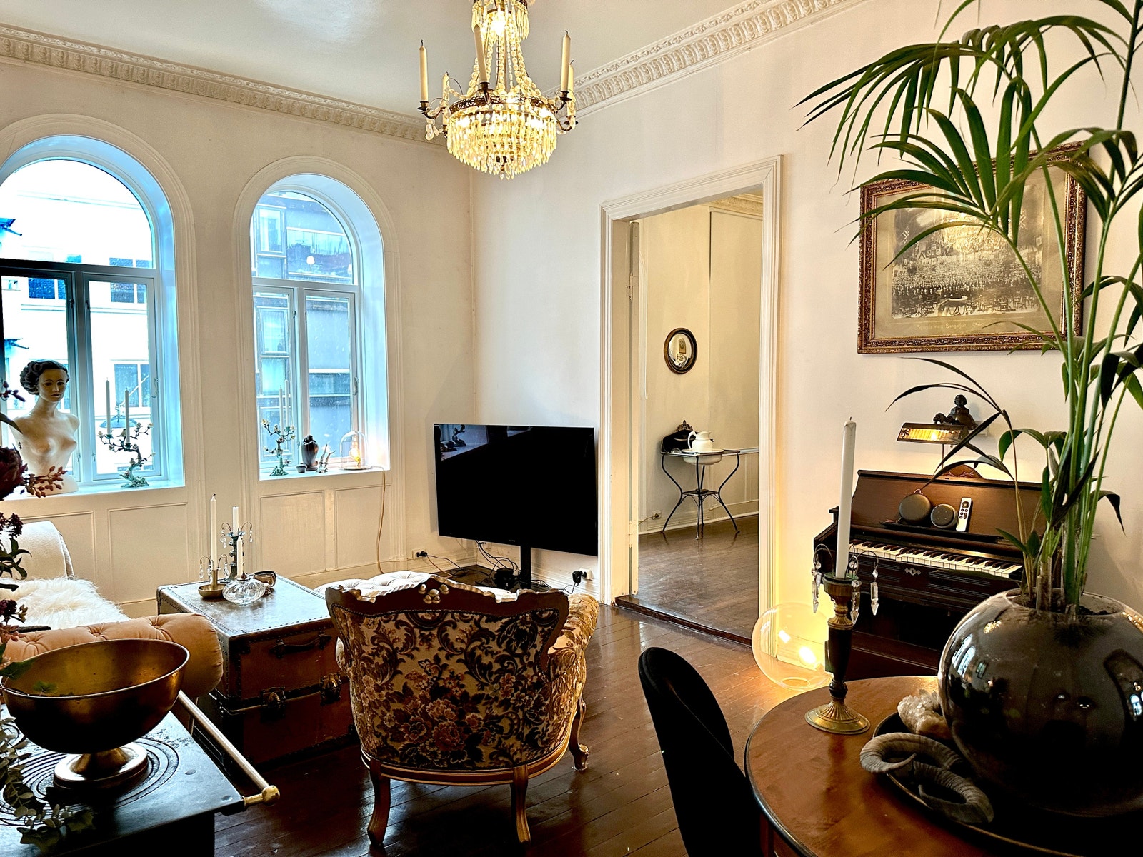 Stue
Livingroom
Tv, Appel tv Galleribilde