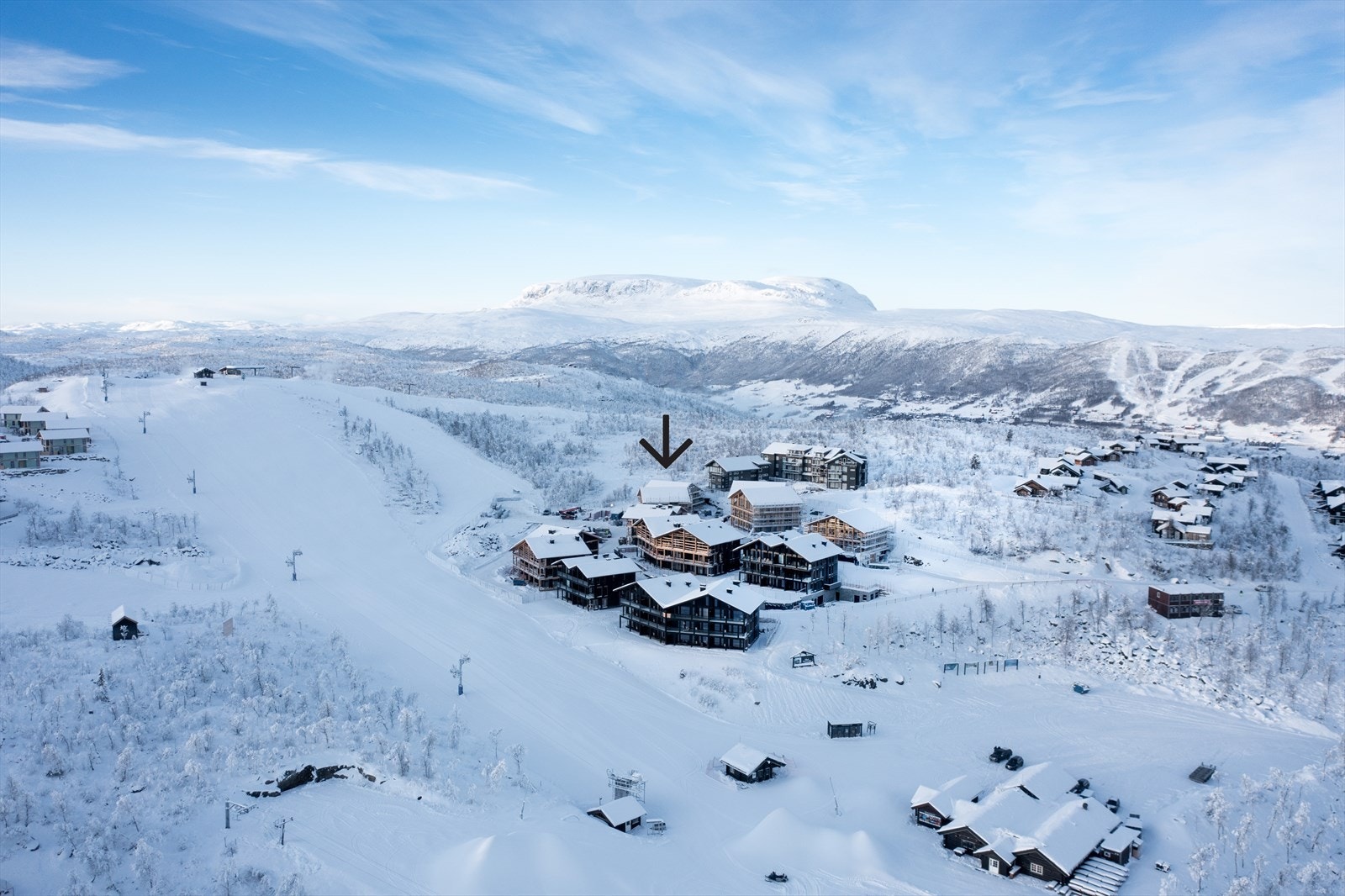 Helt rå beliggenhet midt i skieldoradoet på Kikut. Alpin og langrenn rett utenfor inngangsdøren.
Det er nå mulighet for å prøvebo i Kikut Alpin Lodge! Meld interesse til megler for mer informasjon.
Foto: Paul Lockhart. Galleribilde