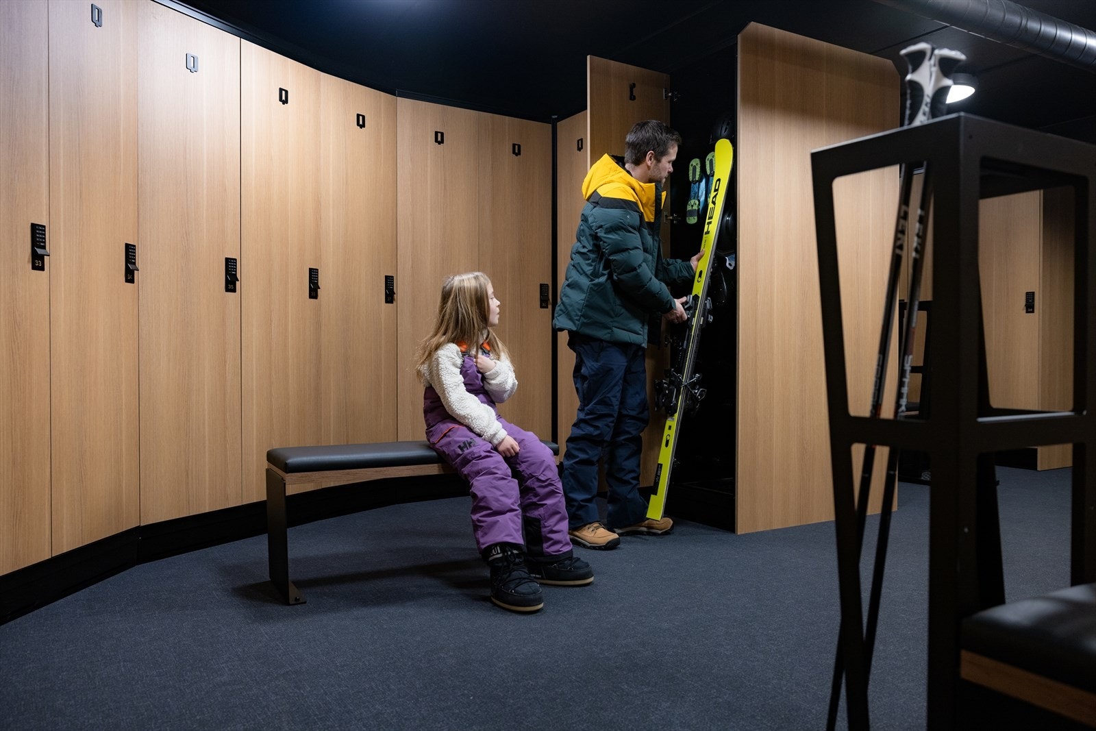 Det medfølger skilocker i fellesanlegg for prosjektet. Direkte utgang til terreng. Foto: Paul Lockhart. Galleribilde