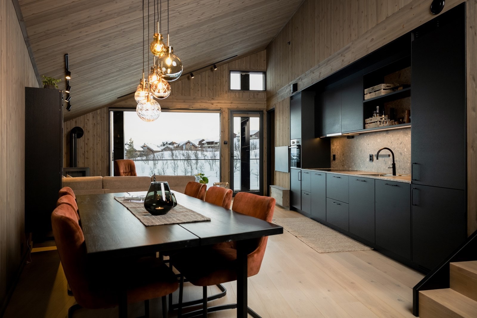 Velkommen til Kikut Alpin Lodge! Nye leiligheter med helt rå beliggenhet i skibakken.
(Bilde fra ferdigstilt leilighet med lik planløsning, men enkelte tilvalg. Konferer megler)
Foto: Paul Lockhart. Galleribilde