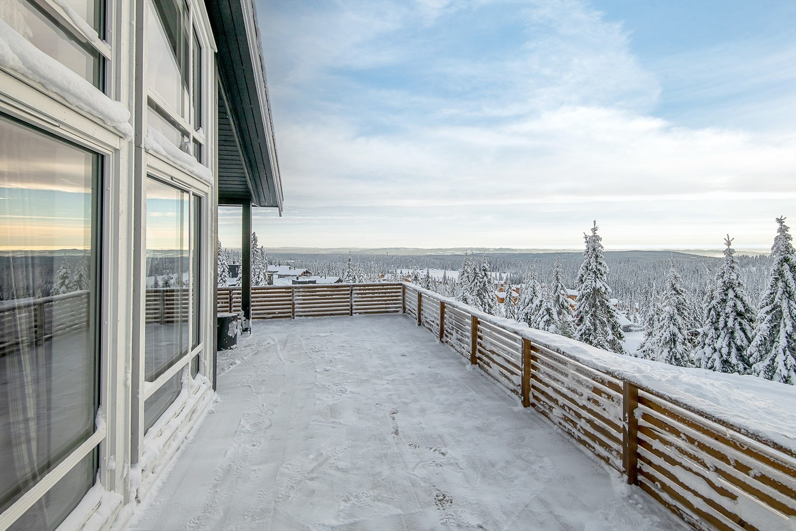 Flott skue fra terrassen. Galleribilde