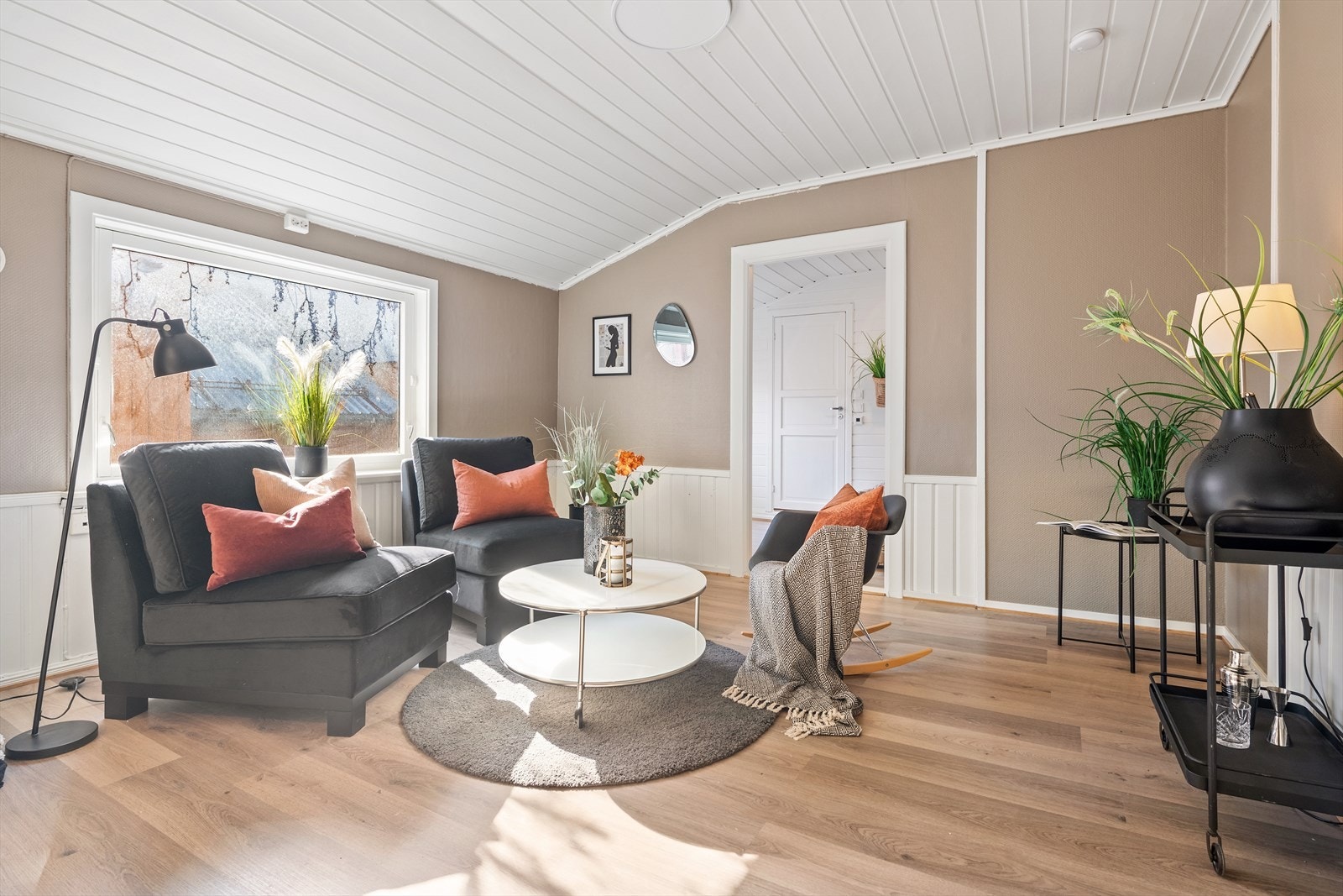 Nordvik Tønsberg v/Jørgen Nyhus presenterer Kong Sverres gate 1A og denne nyoppussede leiligheten. Galleribilde