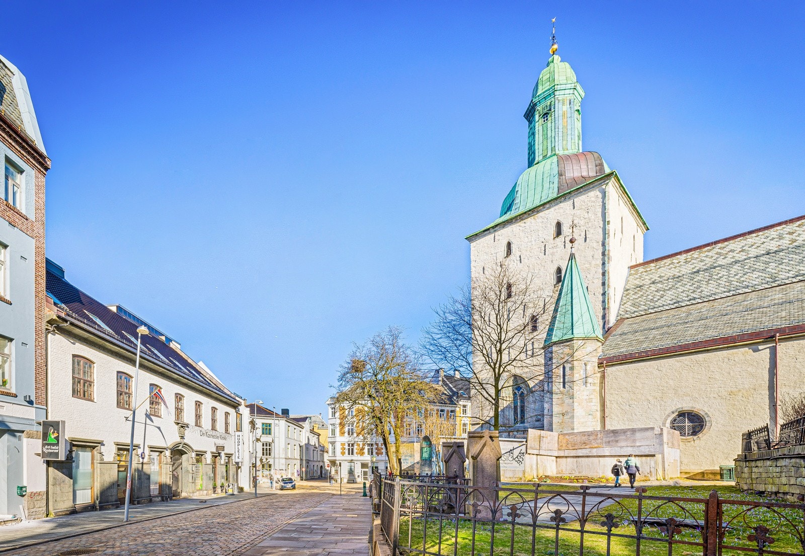 - Her har man bl.a utsikt til den velkjente Domkirken som er like ved. Det er også kort vei til noen av de beste turløypene i landet, i Byfjellene. - Galleribilde