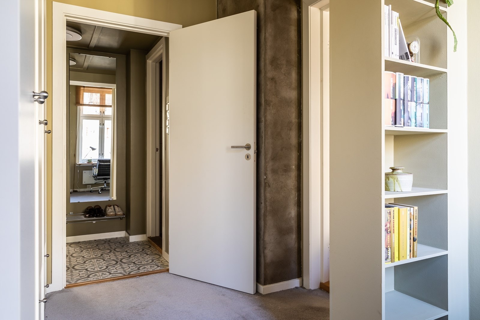 Mellomgang inn til soverommene Galleribilde