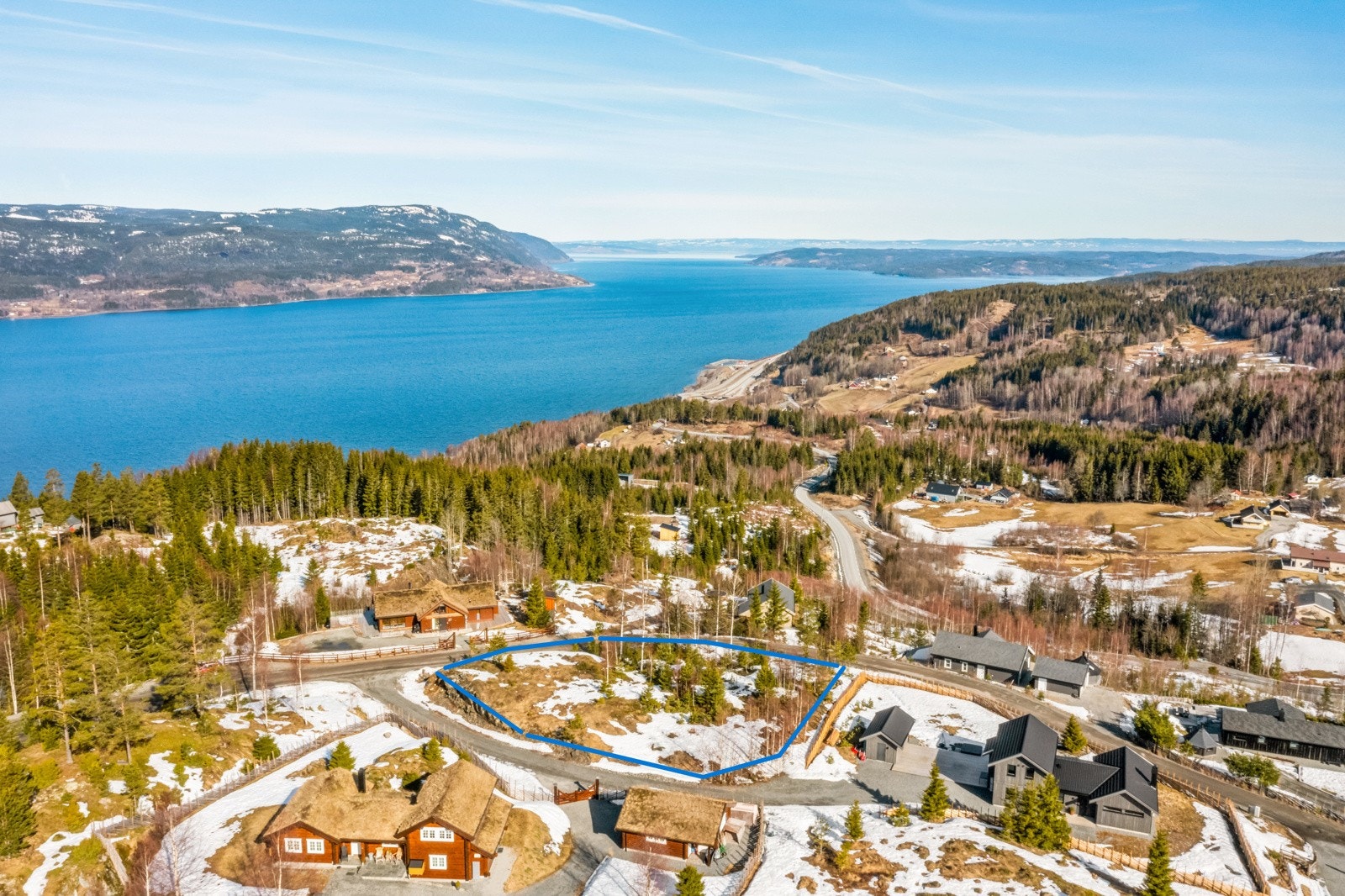 Fritidstomt på 1932 kvm i Mjøsli Hytter og Naturpark, ca 1 time kjøring fra Oslo. Galleribilde
