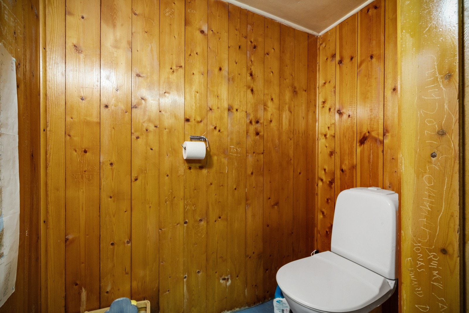 Toalettrom i kjelleren Galleribilde