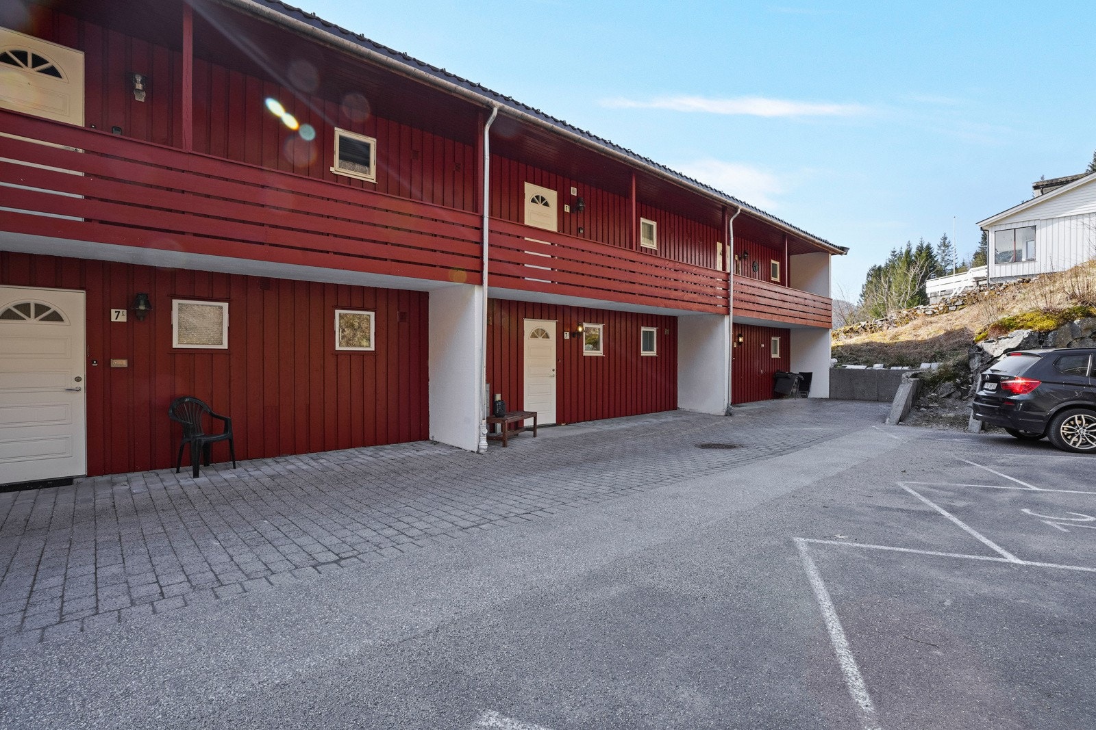 Inngangsparti i fasade mot nord Galleribilde