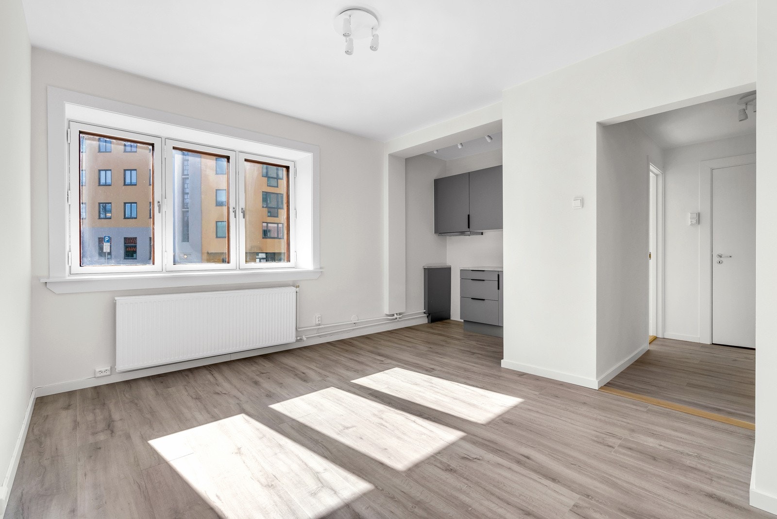 Lys og arealeffektiv 2-roms leilighet med nytt kjøkken fra 2023. Galleribilde