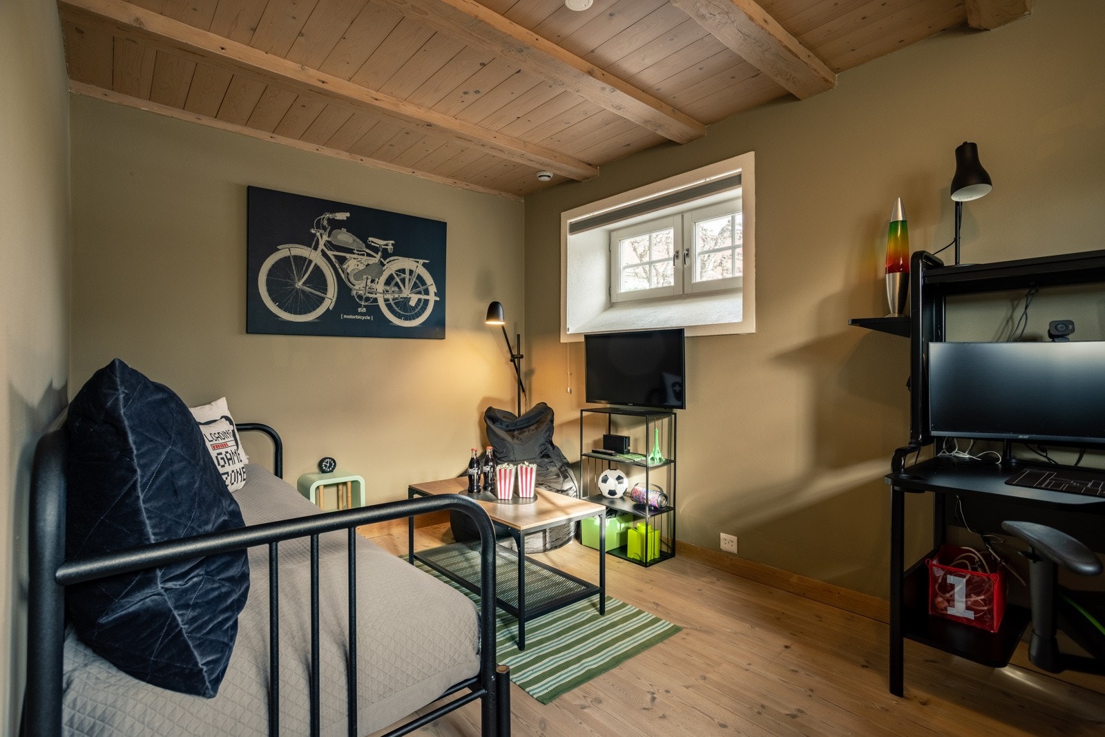 Etasjen har tre soverom som ligger i fin og praktisk tilknytning til hverandre. Galleribilde