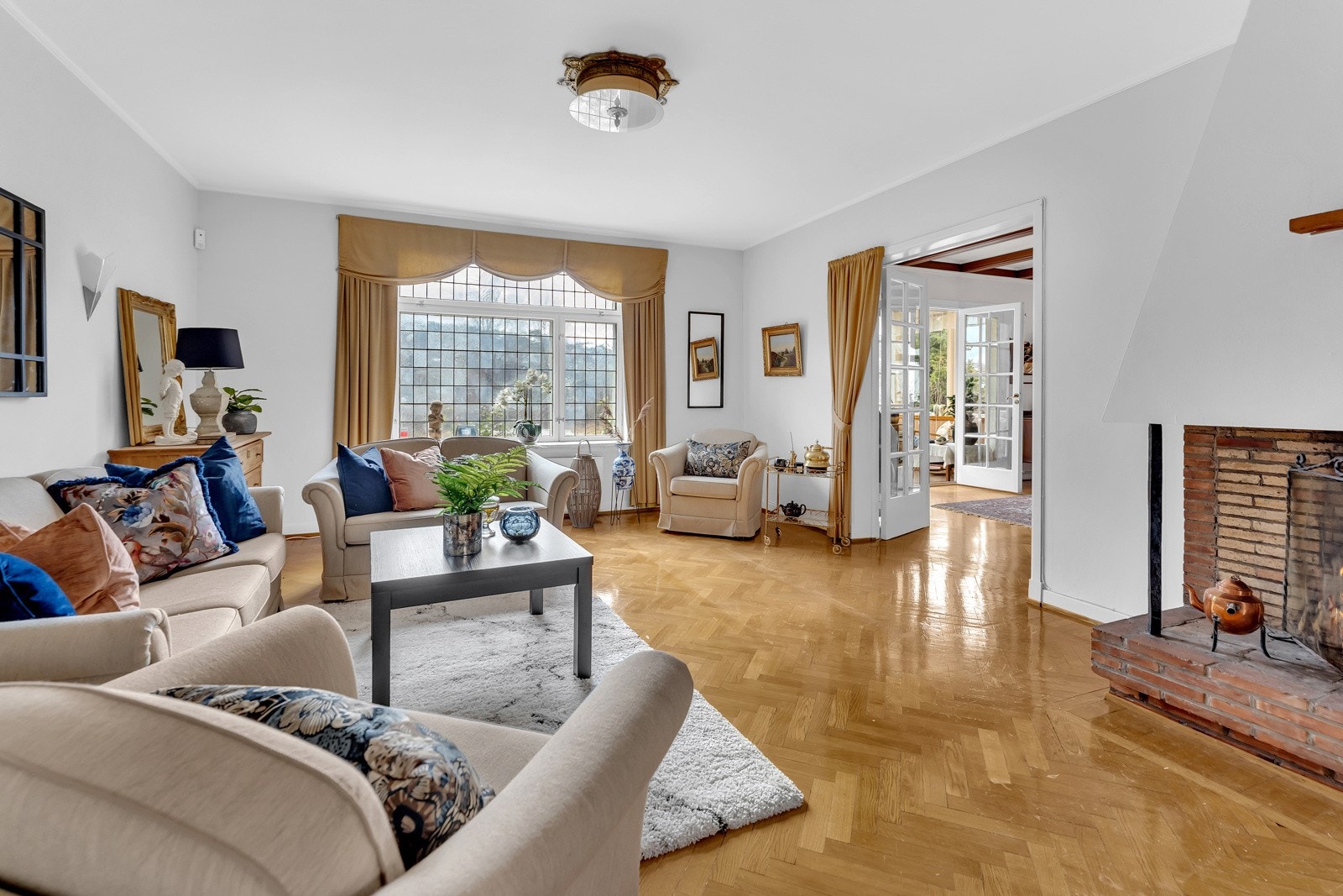 Stuen med peis Galleribilde