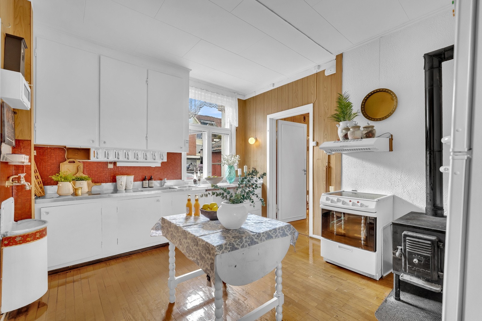 Kjøkkenet i 1.etasje. Galleribilde