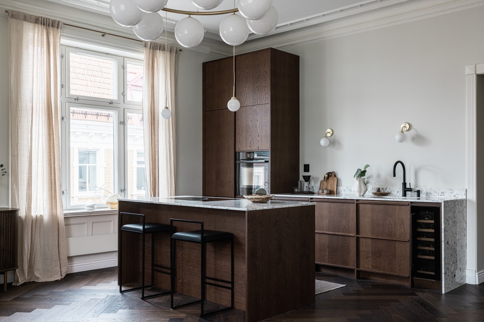 Påkostet kjøkken fra Nordiska kök. Galleribilde