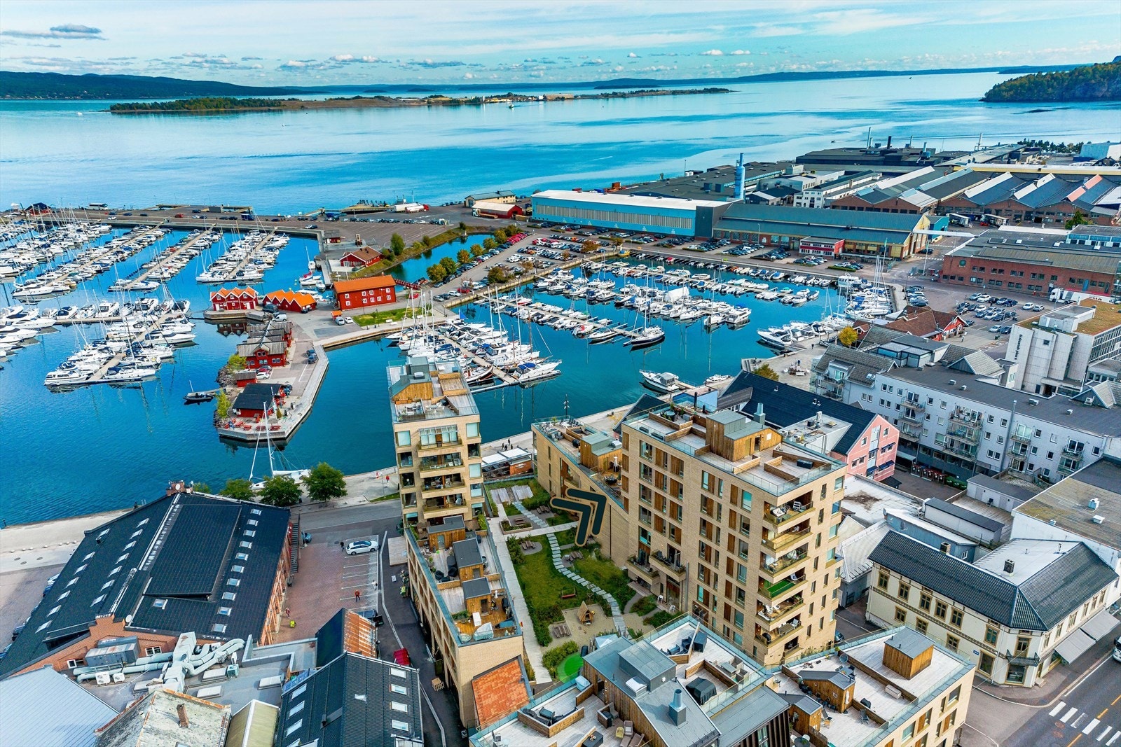 En fantastisk flott leilighet med 58 kvm privat terrasse, heis og garasjeplass. Galleribilde