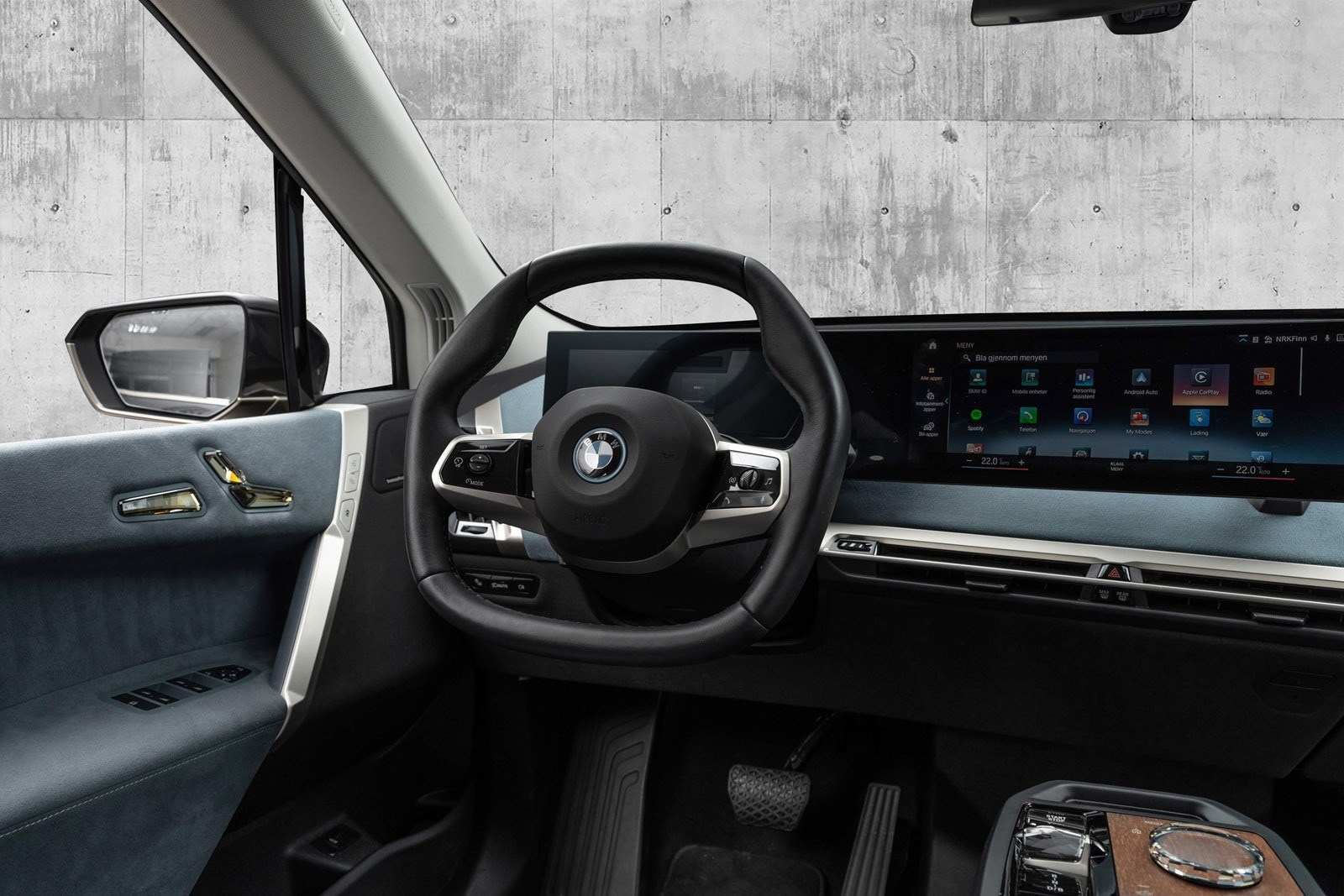 ilen tilbyr en utrolig kjøreglede slik som en BMW skal i tillegg til en utrolig komfort og enorm plass for både sjåfør og passasjerere.