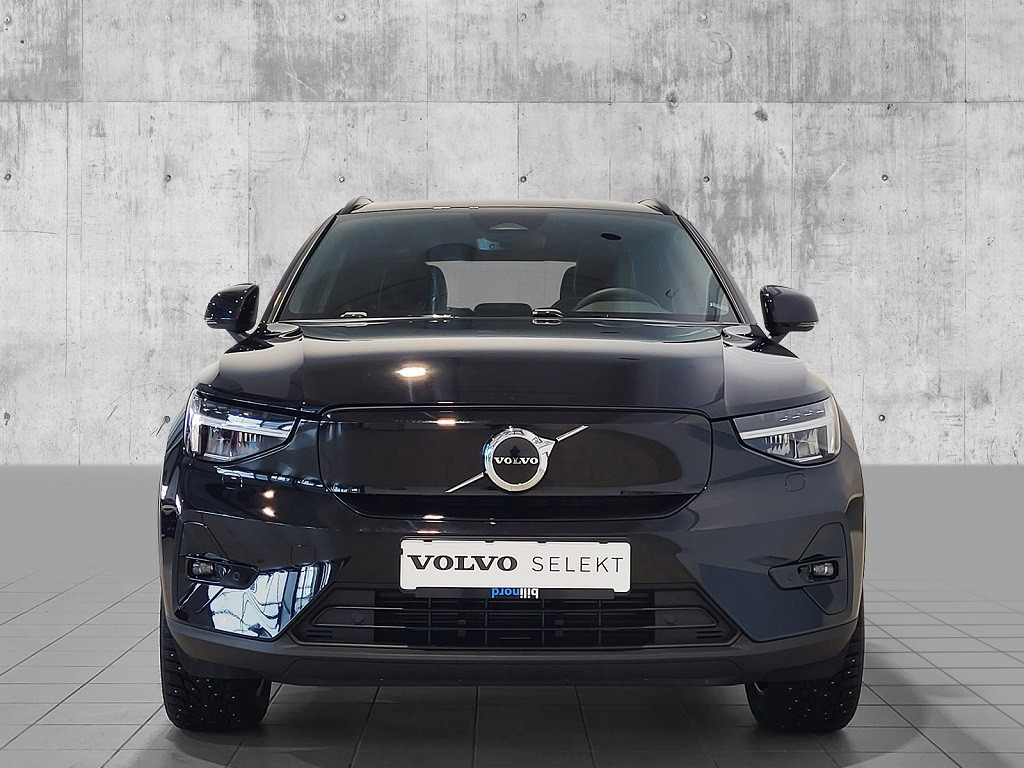 Lekker Volvo front med parkeringssensorer
