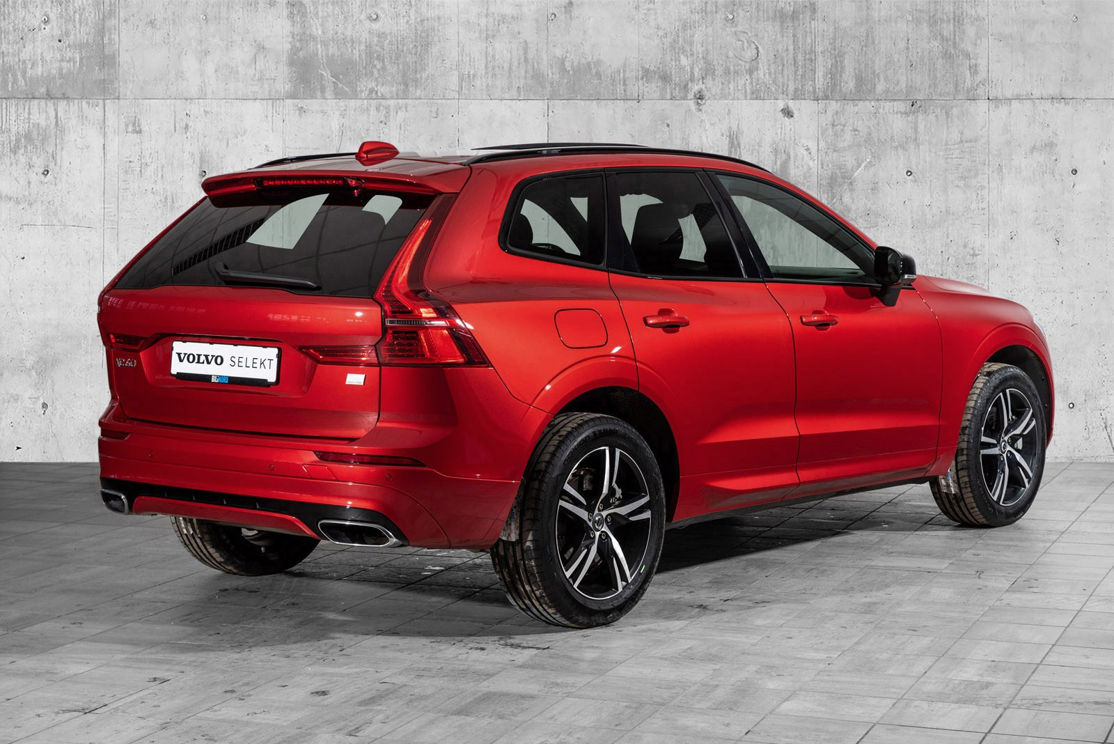 Dette er et flott eksemplar av Volvo XC60 T6 R-Design med et nydelig fargevalg