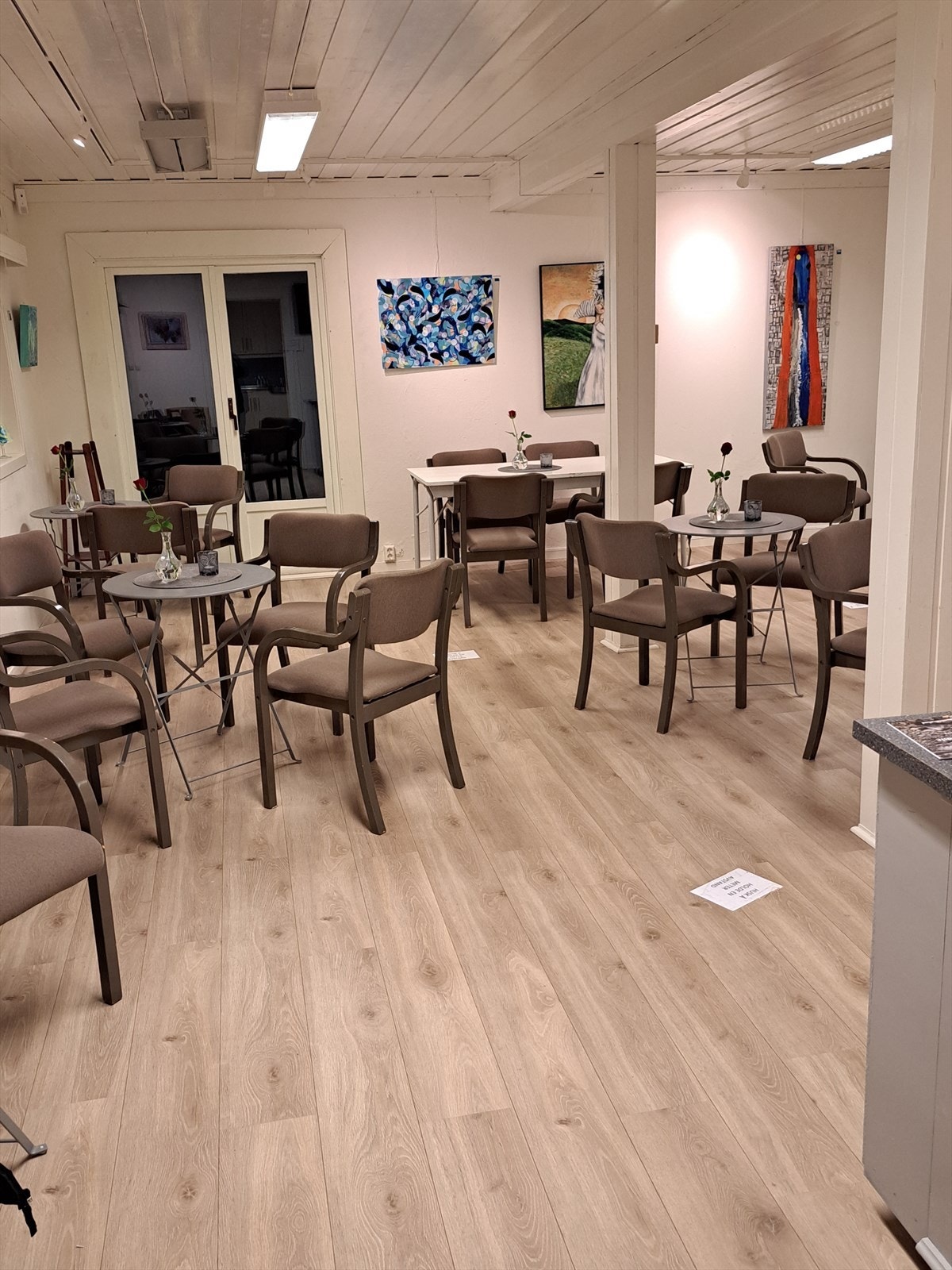 Oppholdsrom nede Galleribilde
