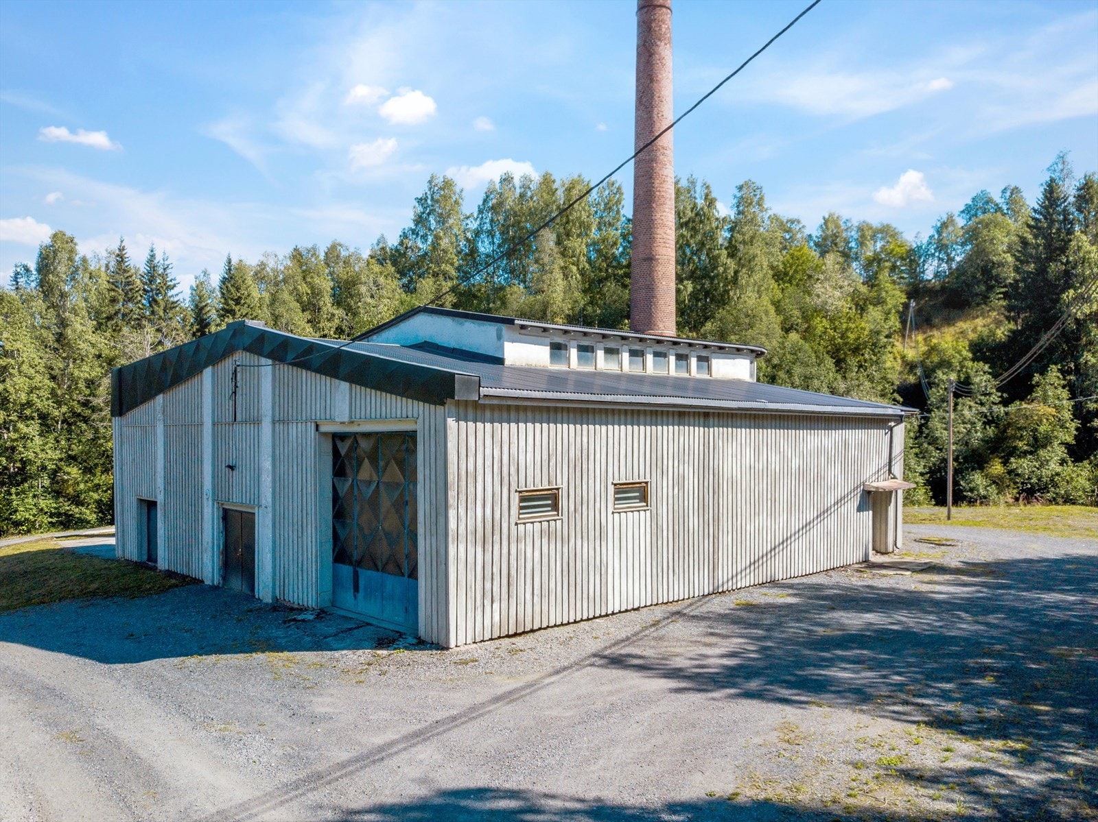 Innholdsrikt lagerbygg Galleribilde
