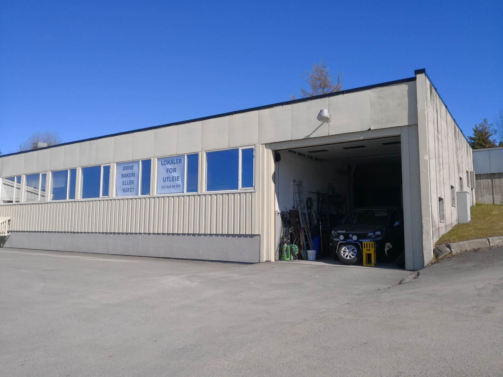 Kjørehall med innvendig rampe Galleribilde