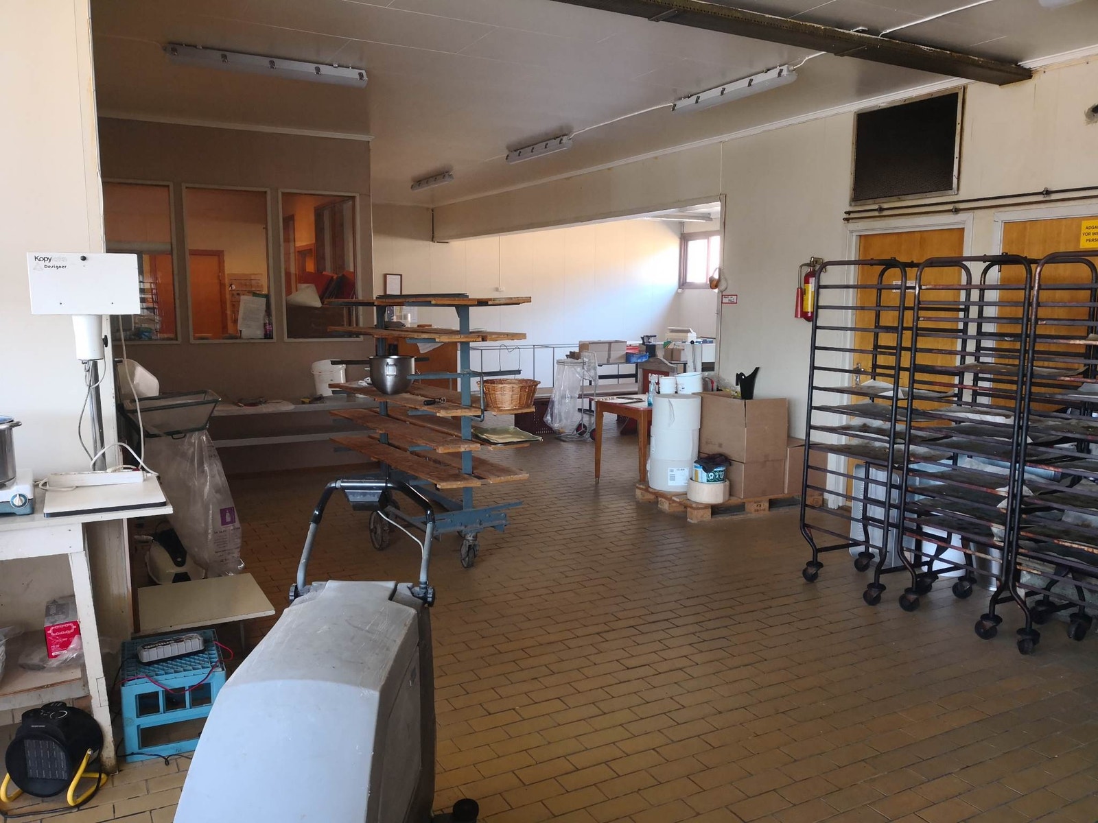 Stort pakkerom og stort vaskeareale Galleribilde