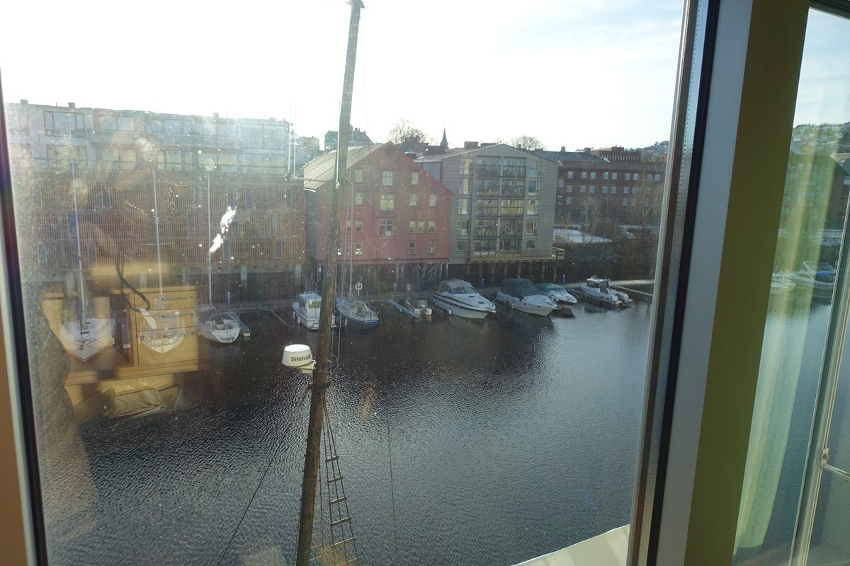 Utsikt mot kanalen Galleribilde