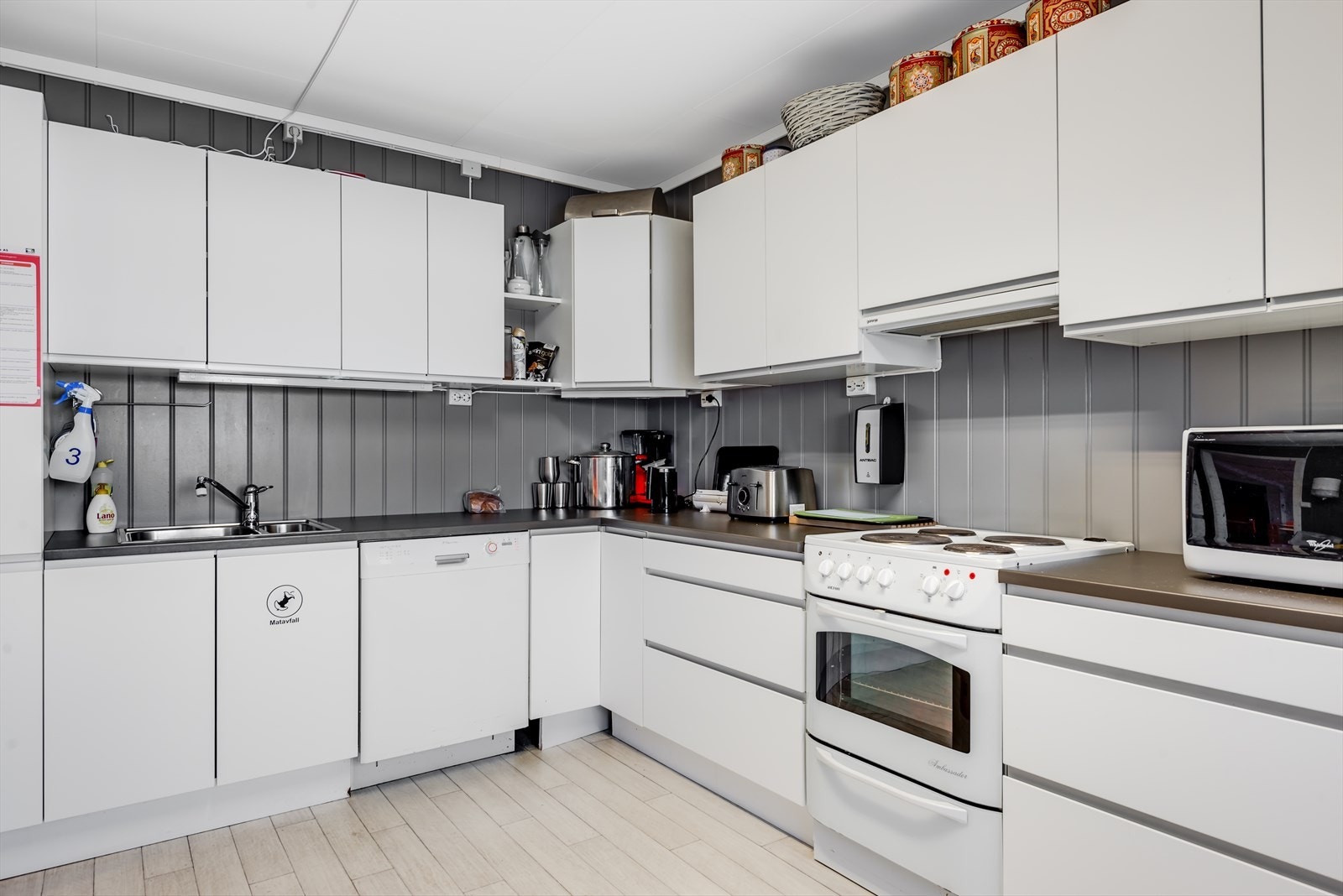 Kjøkken i leiligheten Galleribilde