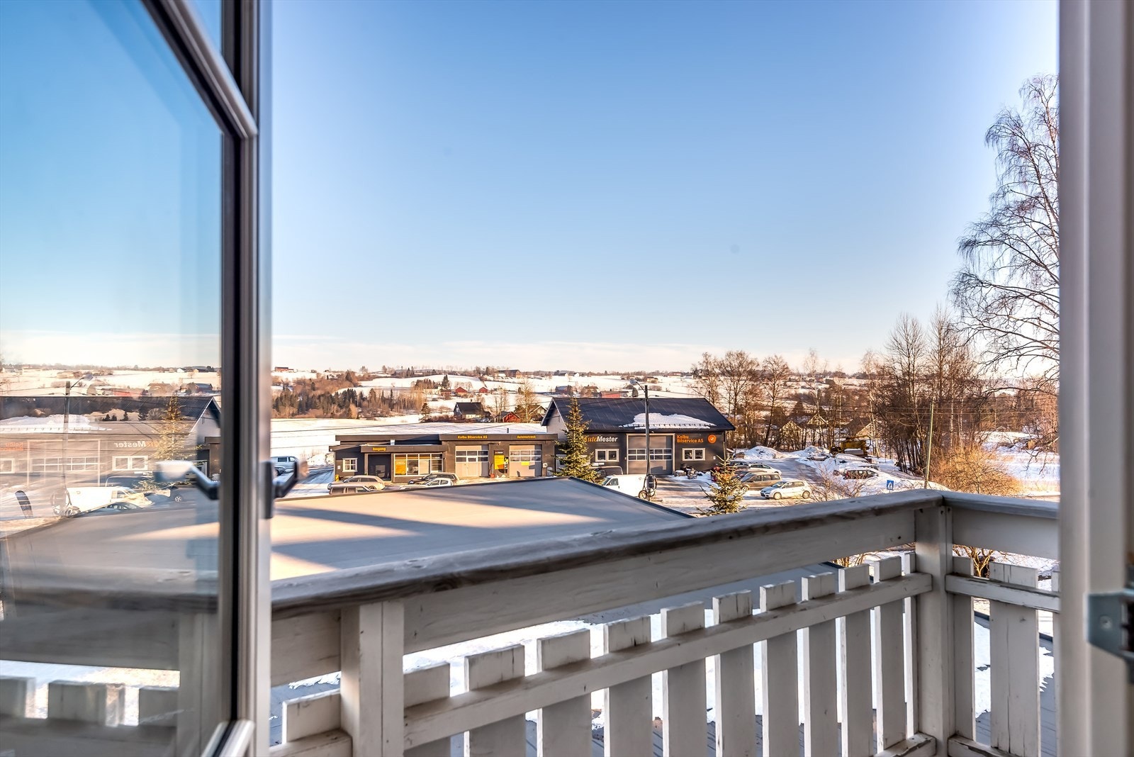 Balkong i leiligheten i tredje etasje Galleribilde