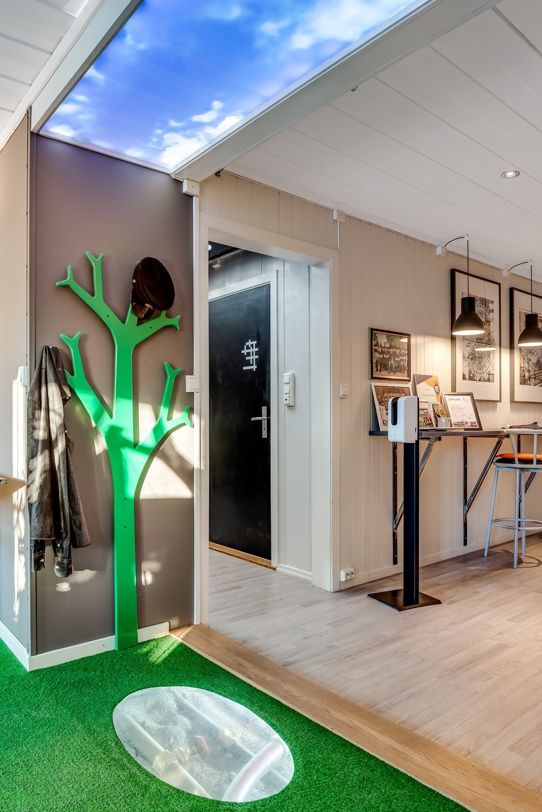 Leilighet i toppetasje - Lyshimmel og glass i gulv til rør Galleribilde