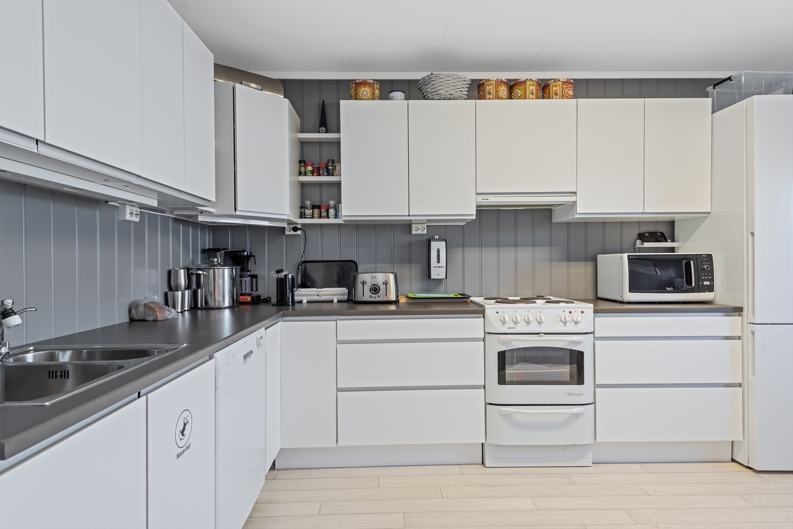 Kjøkken i leiligheten Galleribilde