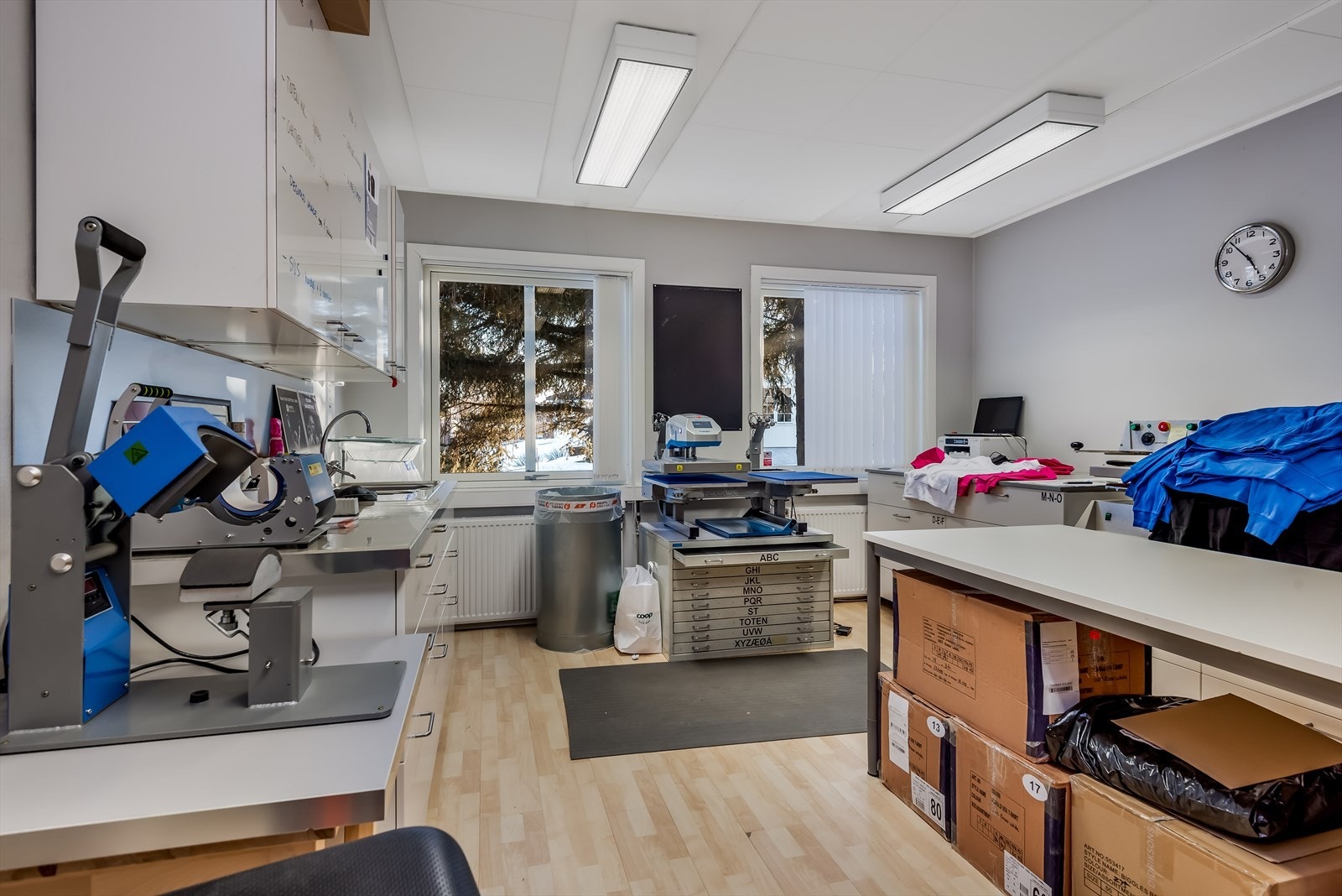 Salgslokaler, kontorer og lager i andre etasje Galleribilde