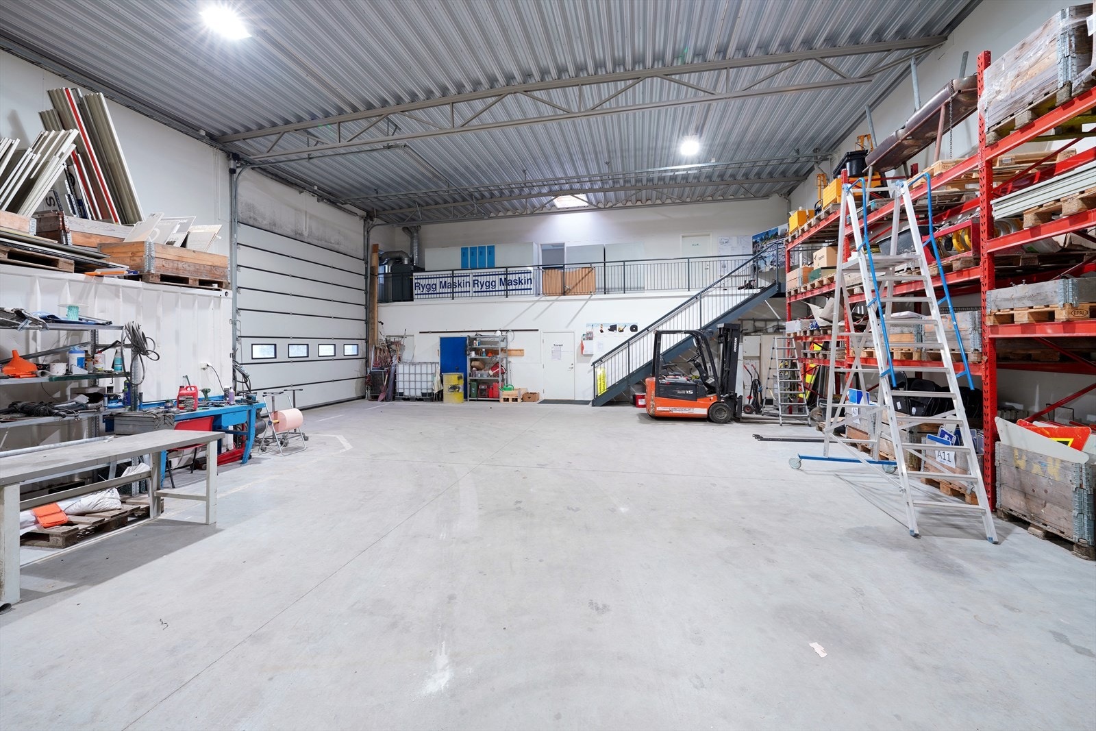 Lagerhall mot sør Galleribilde