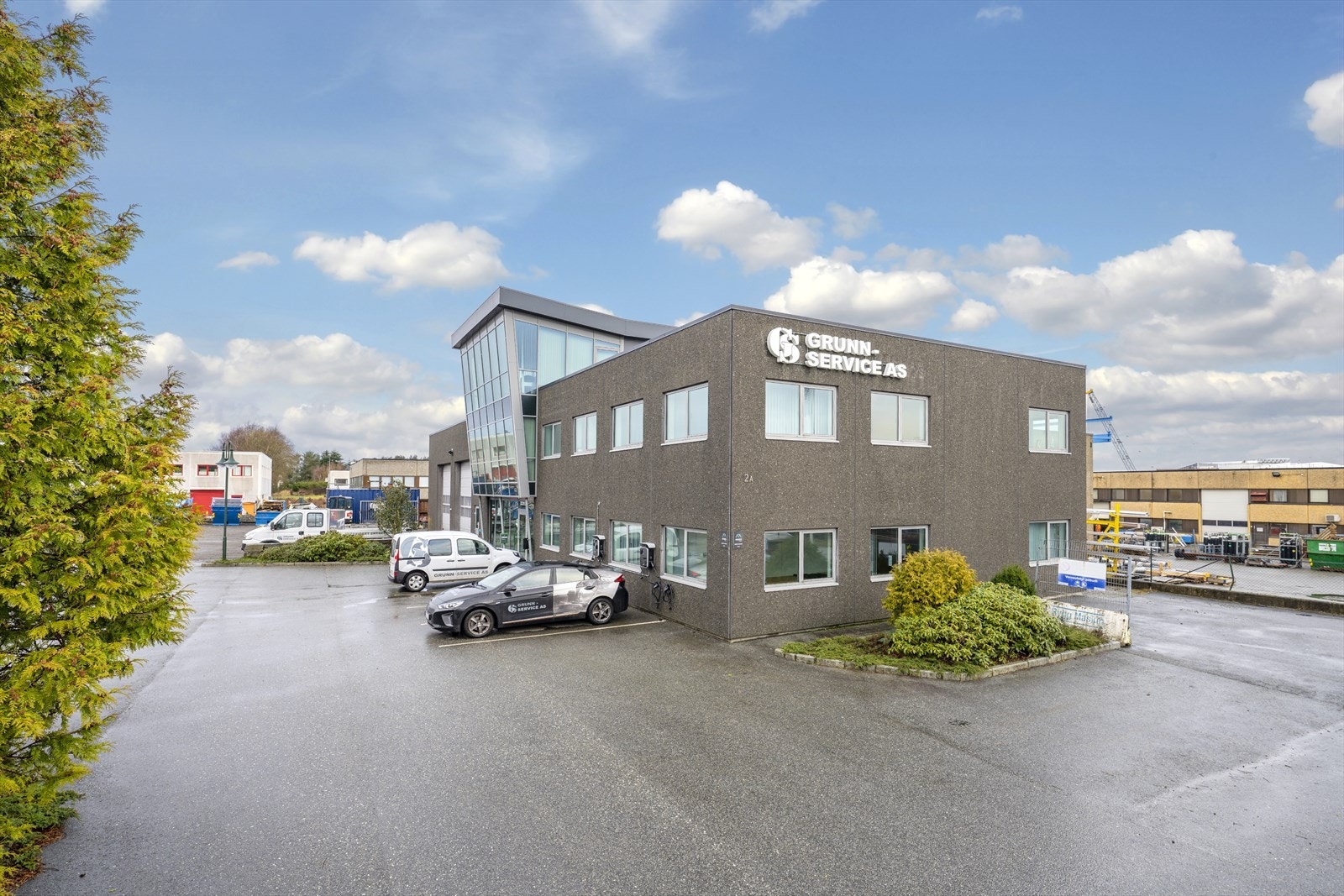 Innkjøring hovedbygg Galleribilde