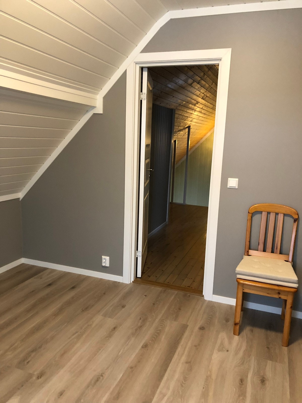 Rom 5 med balkong Galleribilde