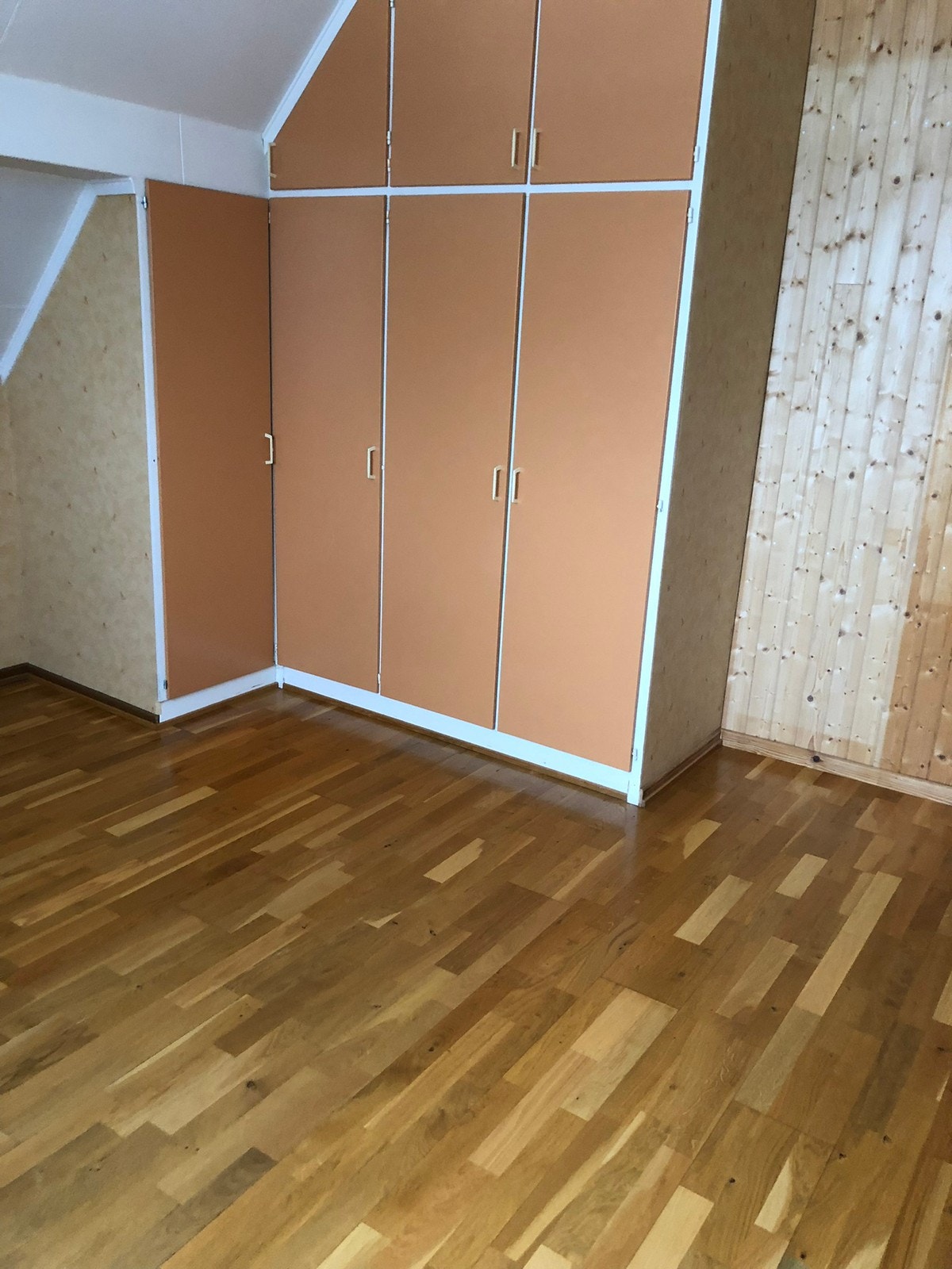 Rom 3 med innebygde klesskap Galleribilde