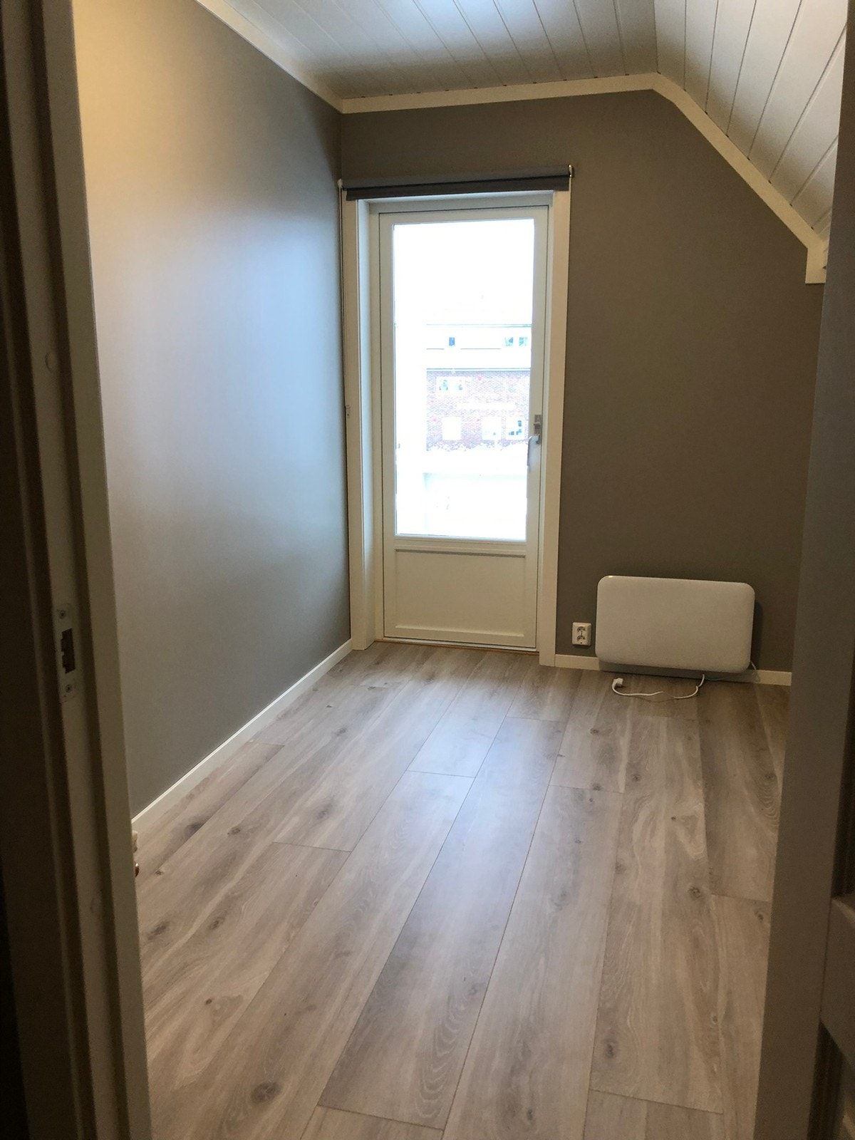 Rom 5 med balkong Galleribilde