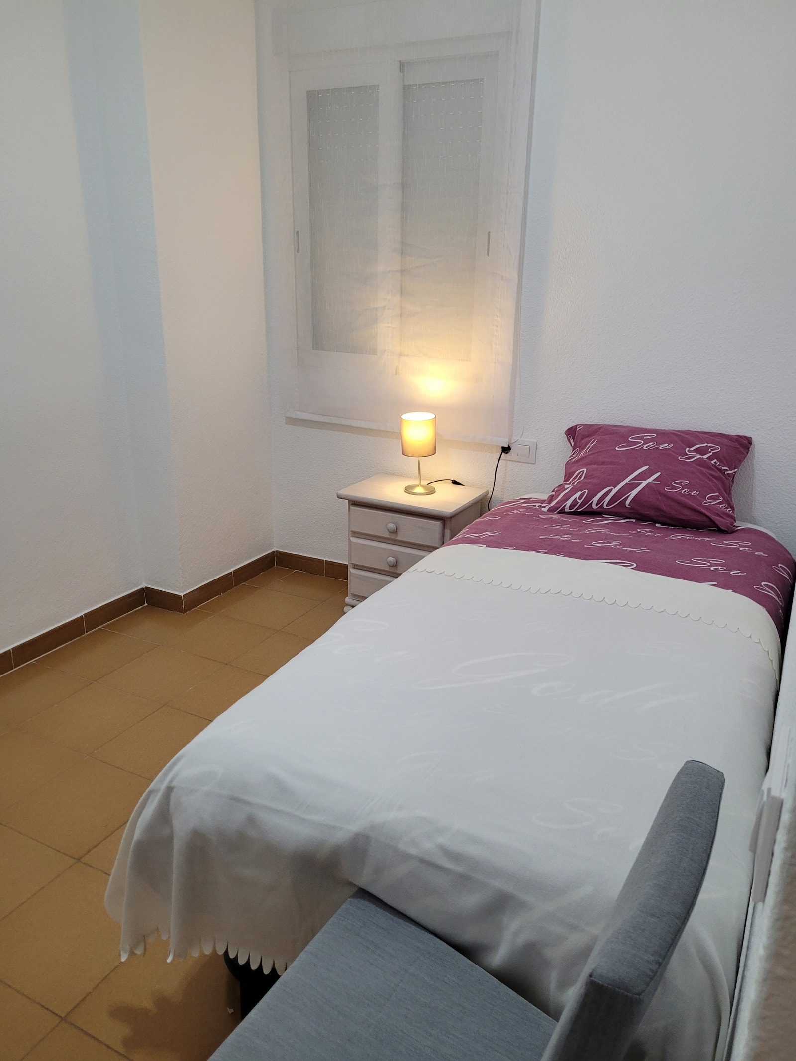 En av 2 enkeltsenger på soverom 2 Galleribilde