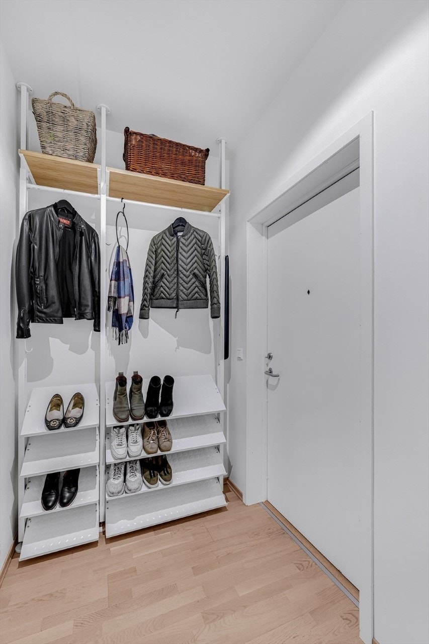 Delt inngangsparti Galleribilde