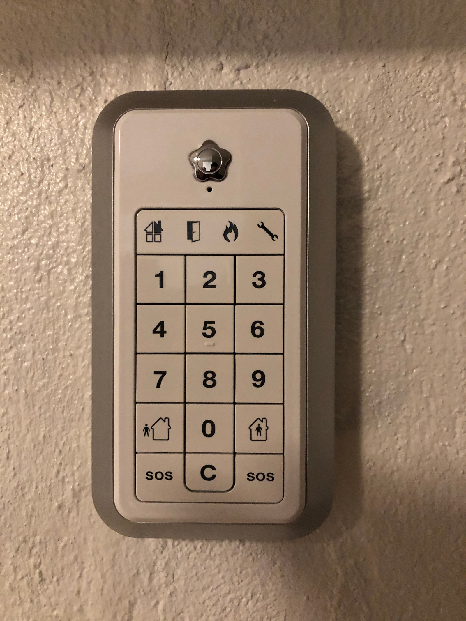 Brannalarm oppkoblet til alarmselskapet VERISURE med 24 timer vakttelefon. Galleribilde