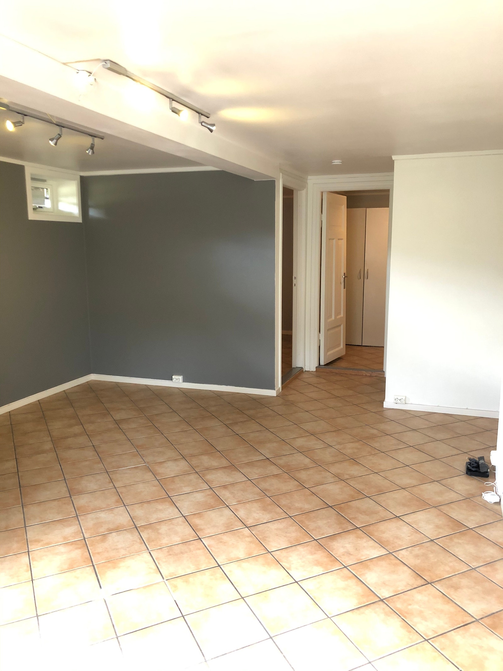 Stue sett mot soverom Galleribilde