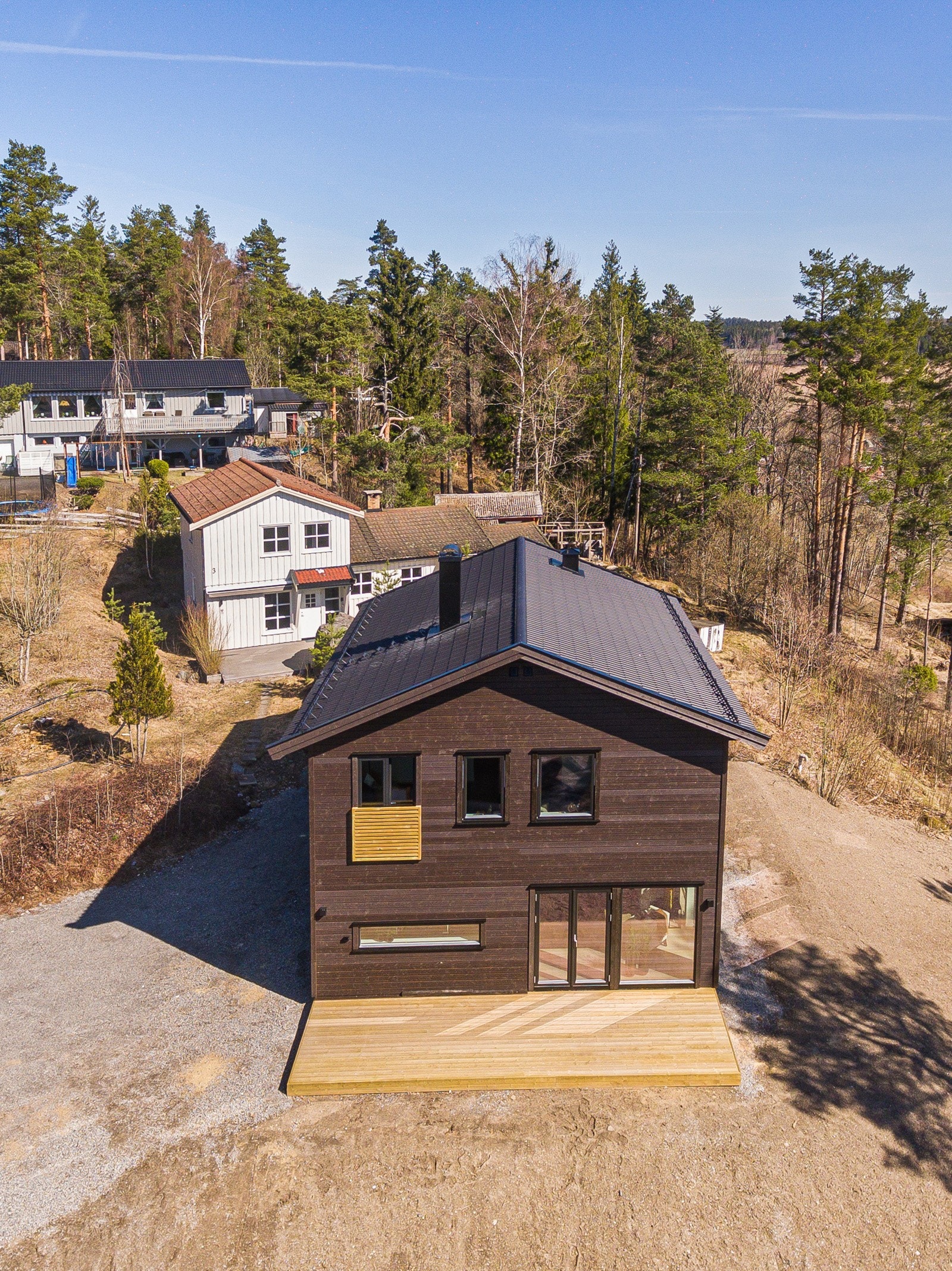 Nordbykroken 3 B, (snr. 2) utgjør den øvre enheten. Denne boligen er stylet til foto! Galleribilde
