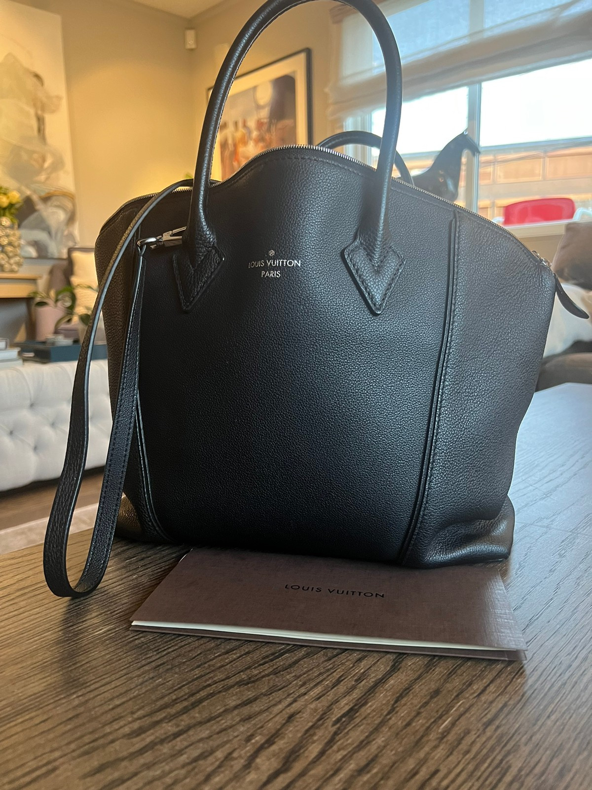 LOUIS VUITTON LOCKIT VESKE | FINN torget