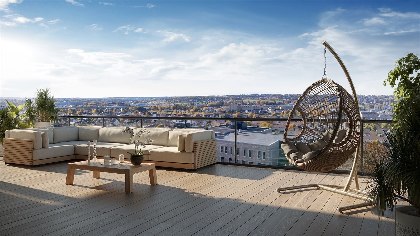 Solrik veranda med flott utsikt utover Sarpsborg. Galleribilde